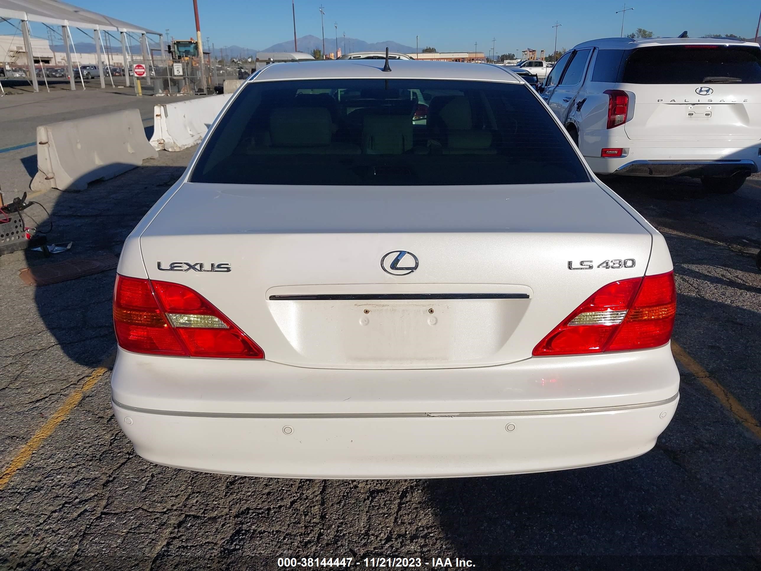 Photo 15 VIN: JTHBN30F330121575 - LEXUS LS 