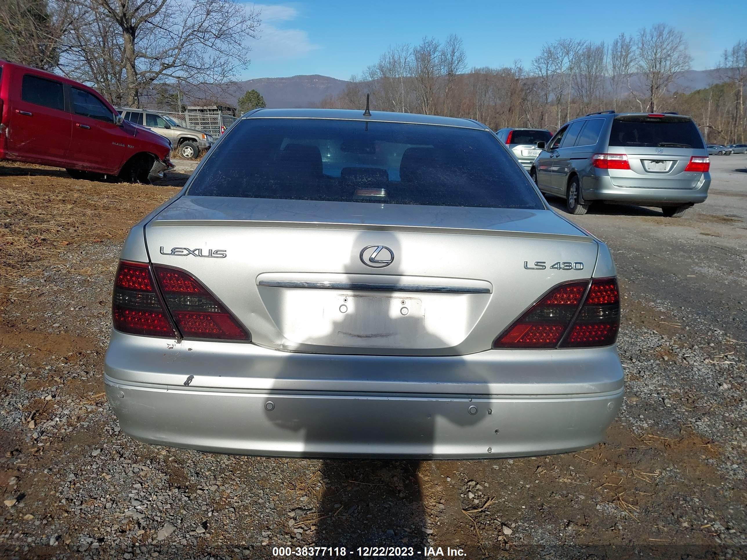 Photo 16 VIN: JTHBN30F420070439 - LEXUS LS 