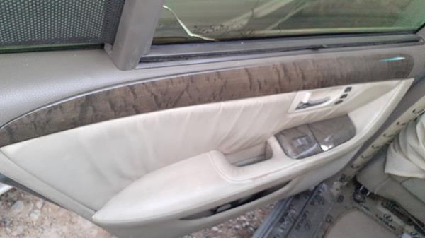 Photo 18 VIN: JTHBN30F510041210 - LEXUS LS 430 