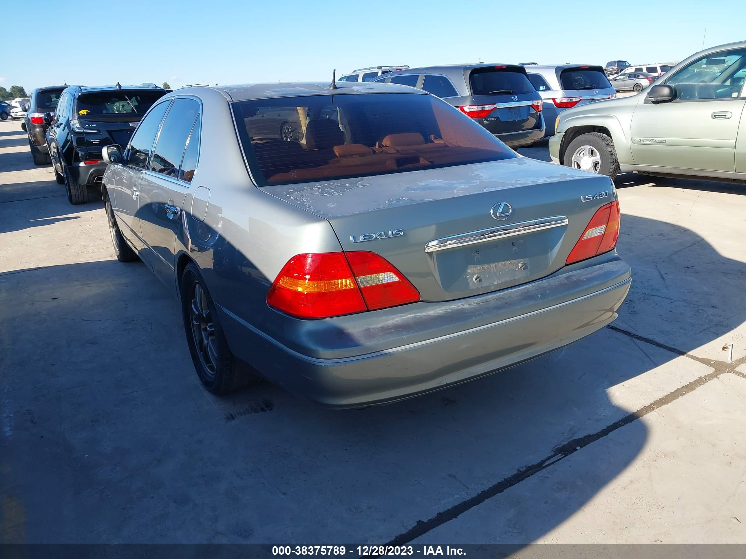 Photo 2 VIN: JTHBN30F620053996 - LEXUS LS 