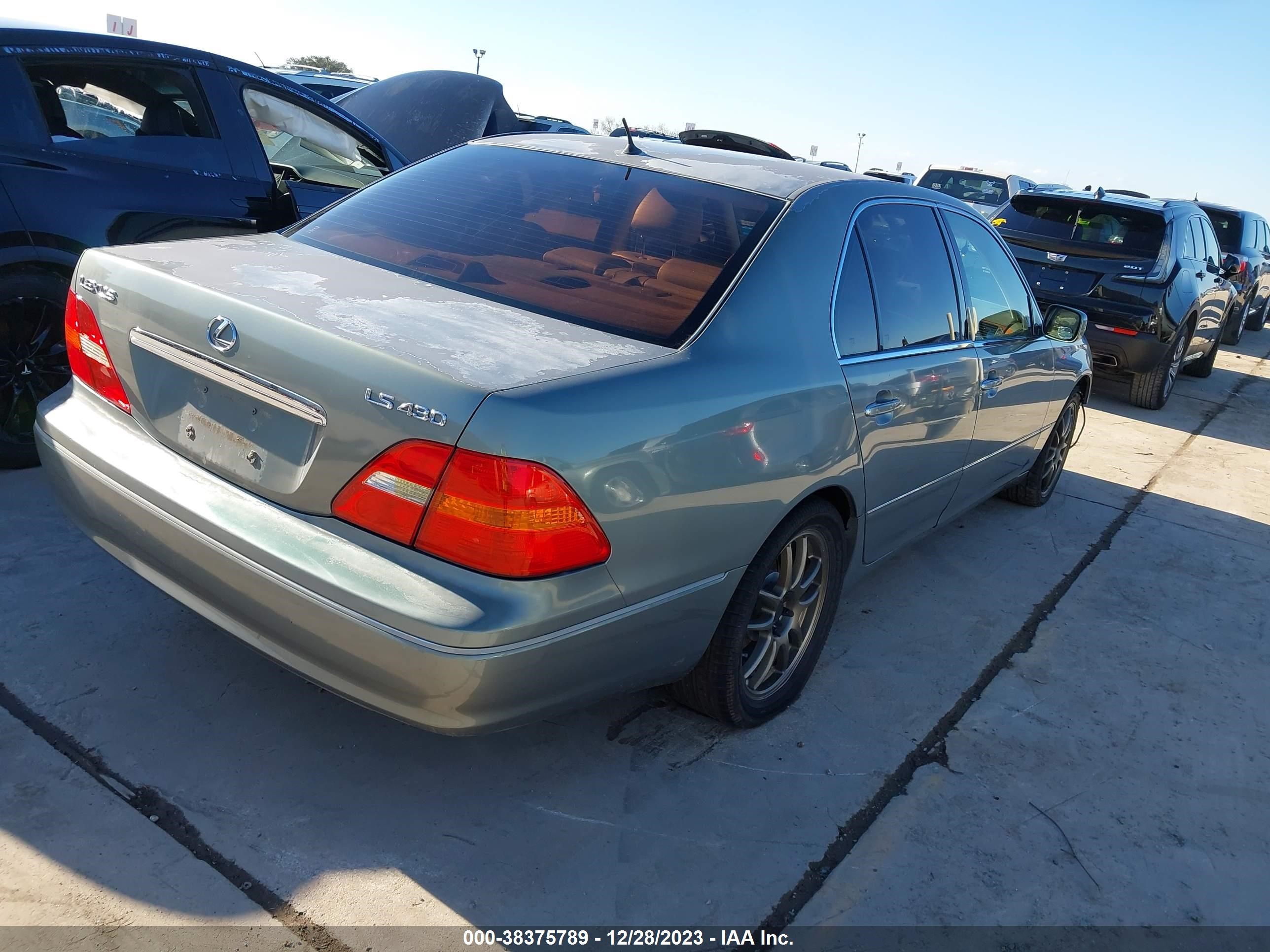 Photo 3 VIN: JTHBN30F620053996 - LEXUS LS 