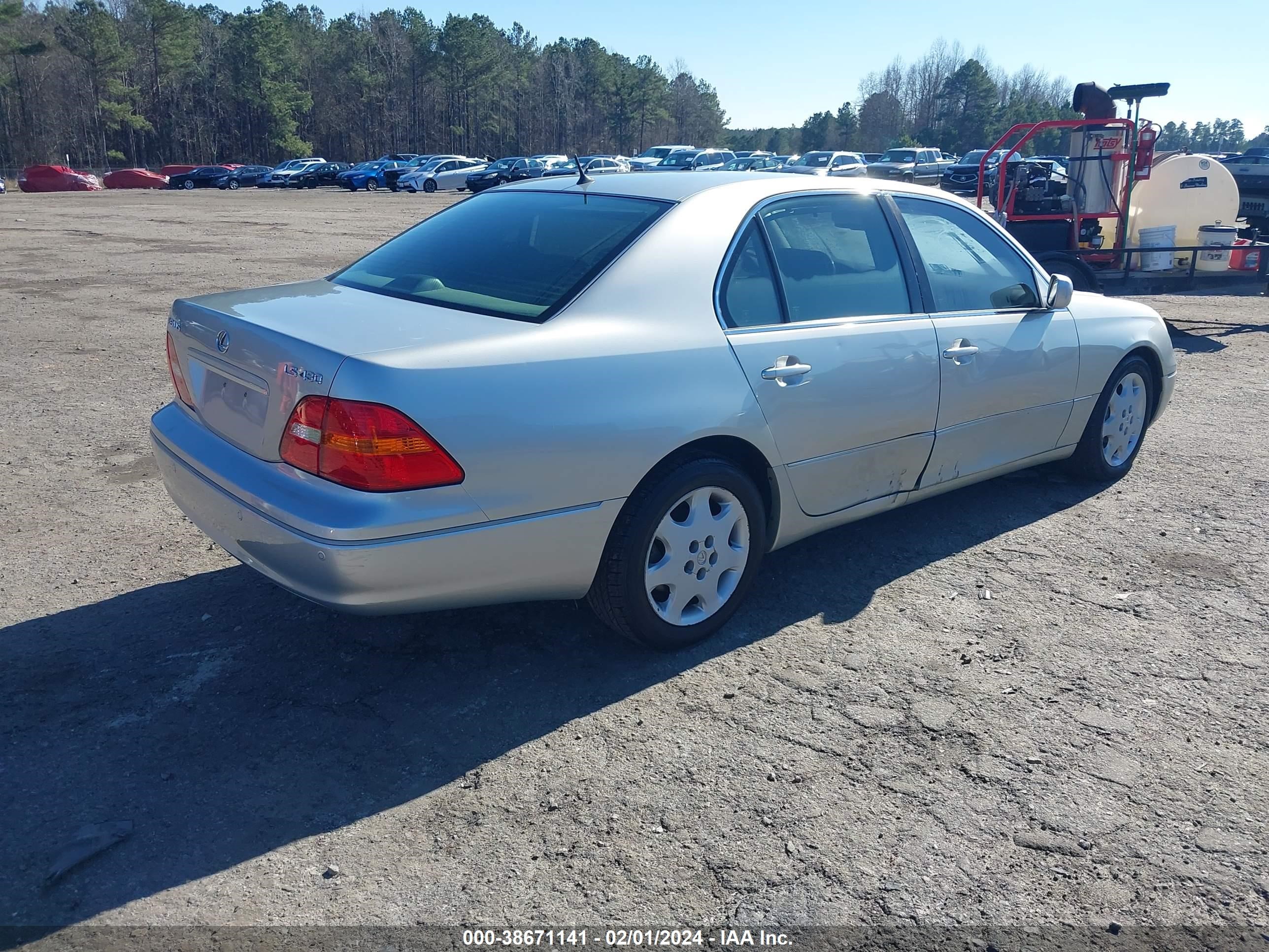 Photo 3 VIN: JTHBN30F620077411 - LEXUS LS 