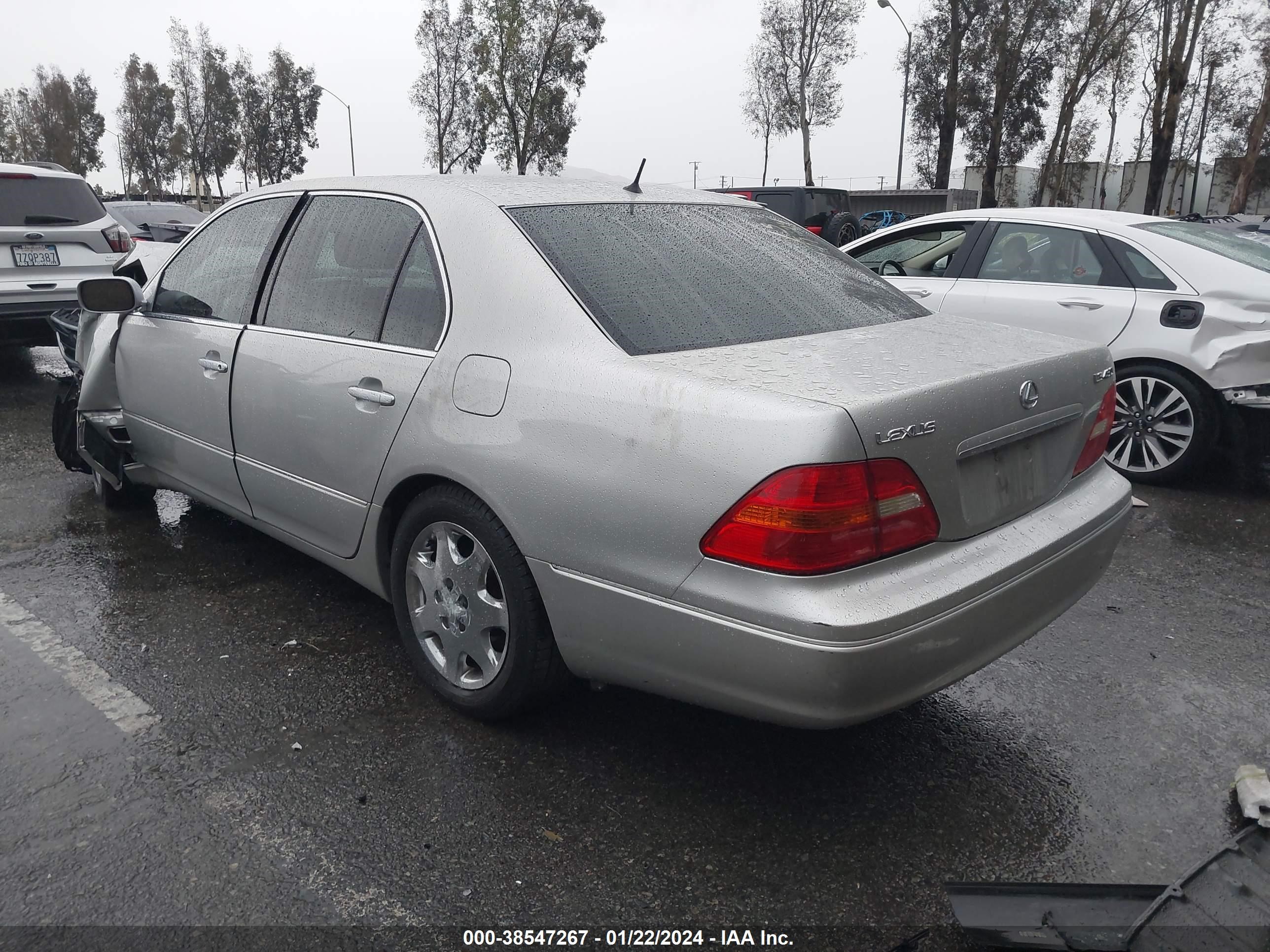 Photo 2 VIN: JTHBN30F630114958 - LEXUS LS 