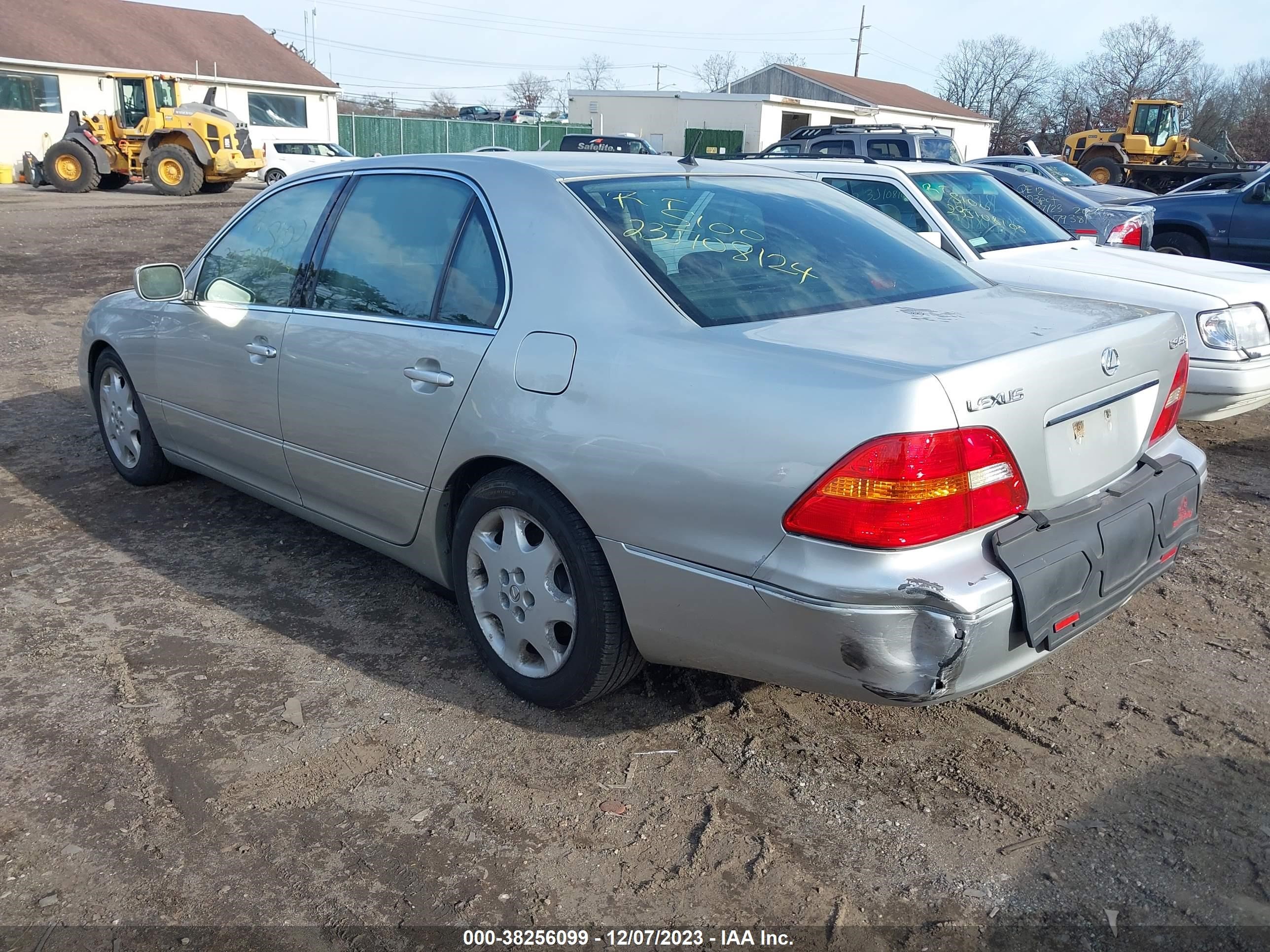 Photo 2 VIN: JTHBN30F810035496 - LEXUS LS 