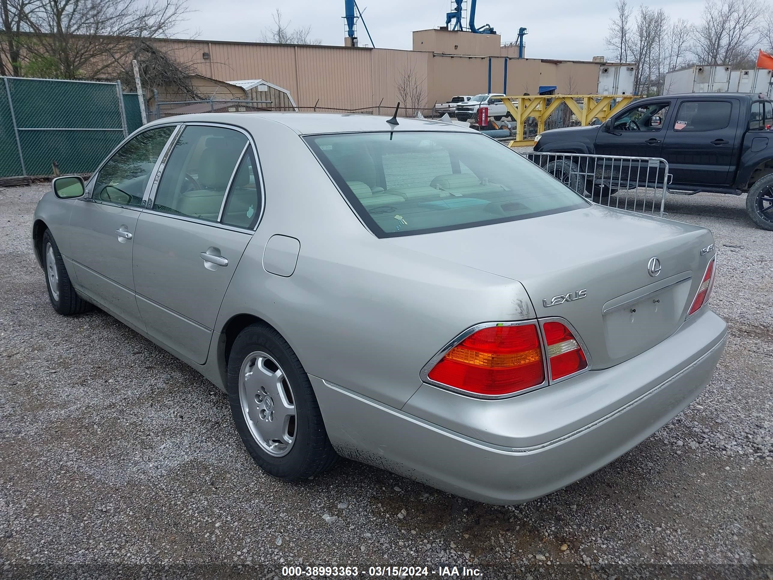 Photo 2 VIN: JTHBN30F820069021 - LEXUS LS430 