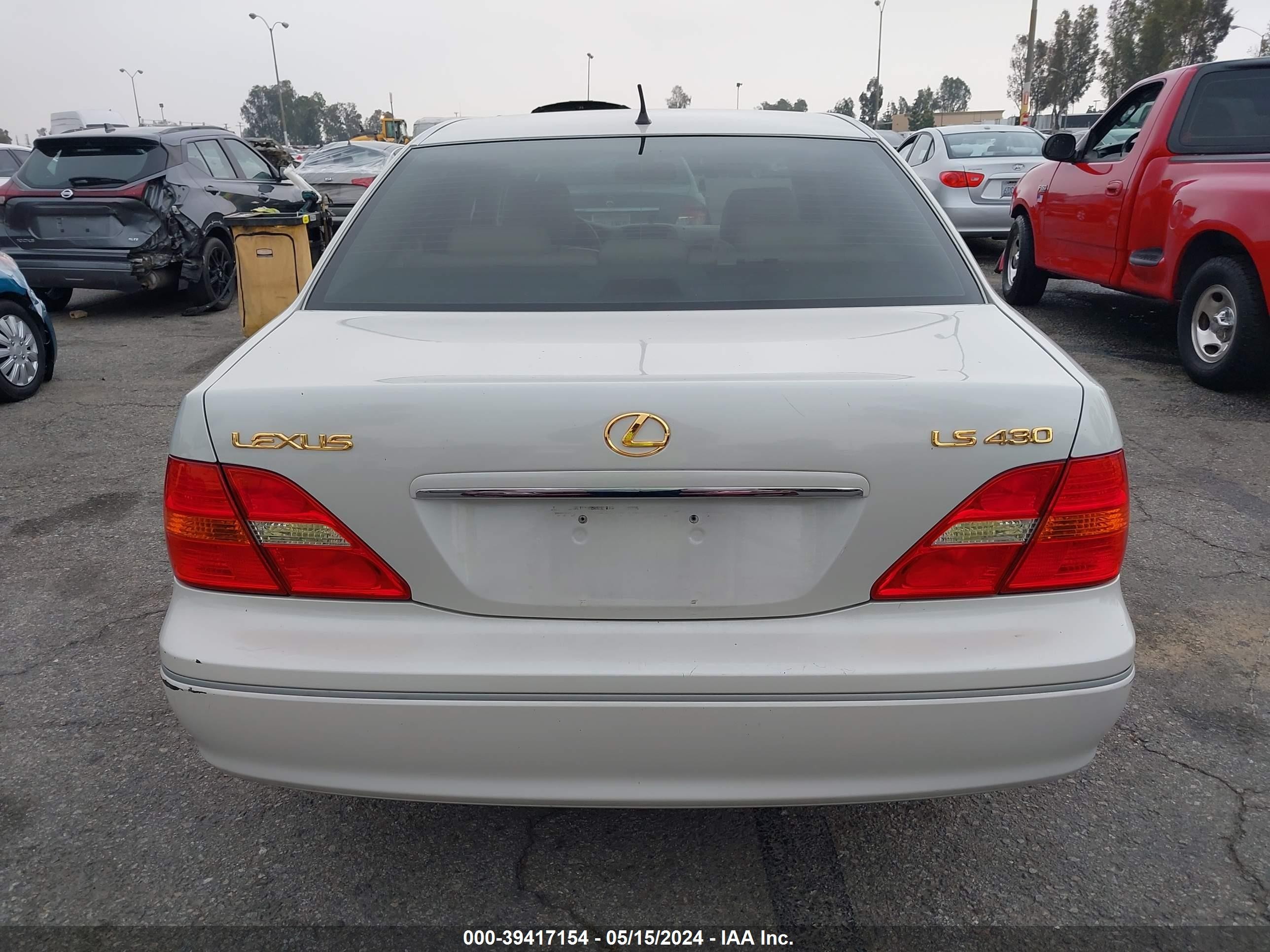 Photo 15 VIN: JTHBN30F820089110 - LEXUS LS 