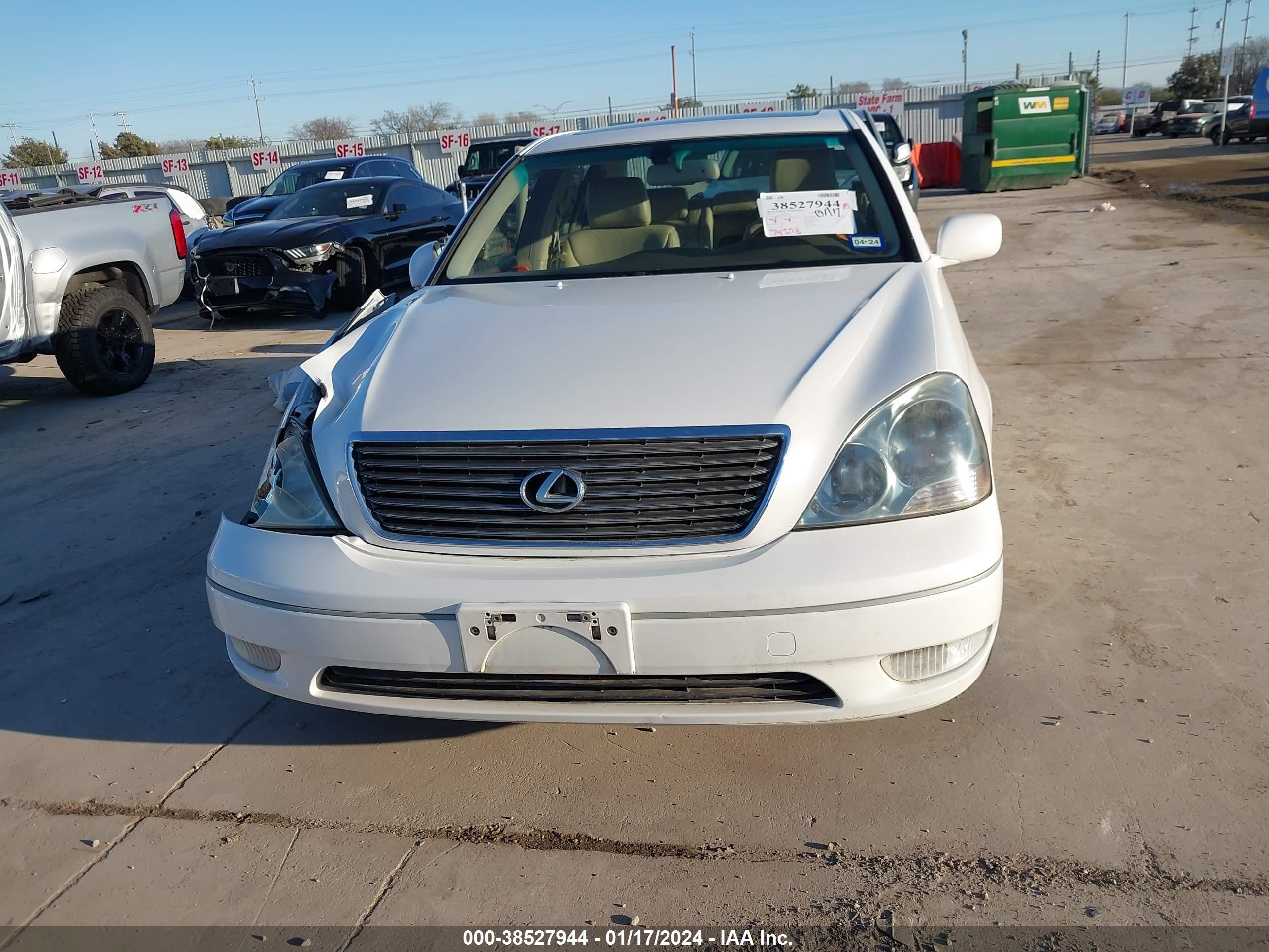 Photo 11 VIN: JTHBN30F830105761 - LEXUS LS 