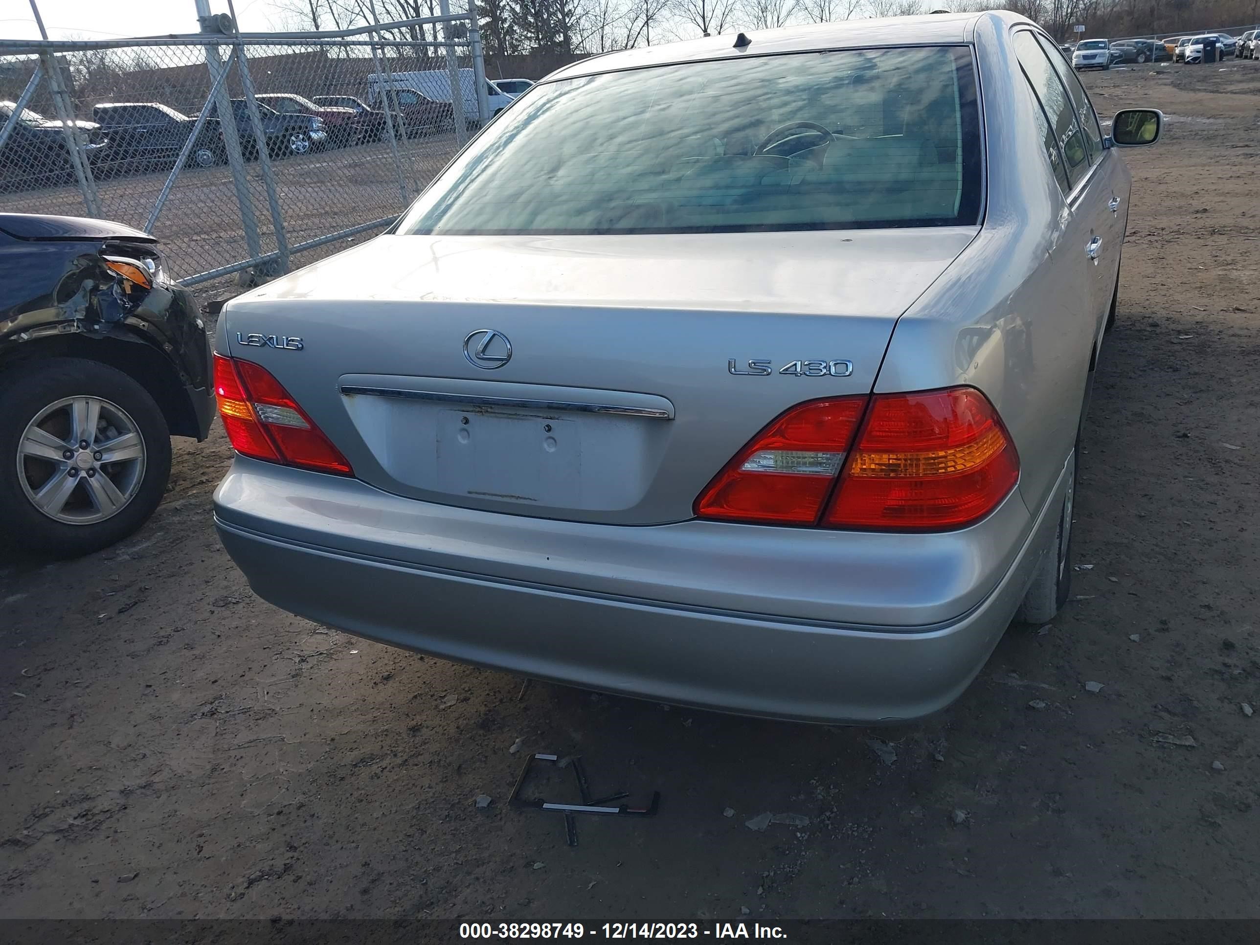 Photo 15 VIN: JTHBN30FX10009482 - LEXUS LS 