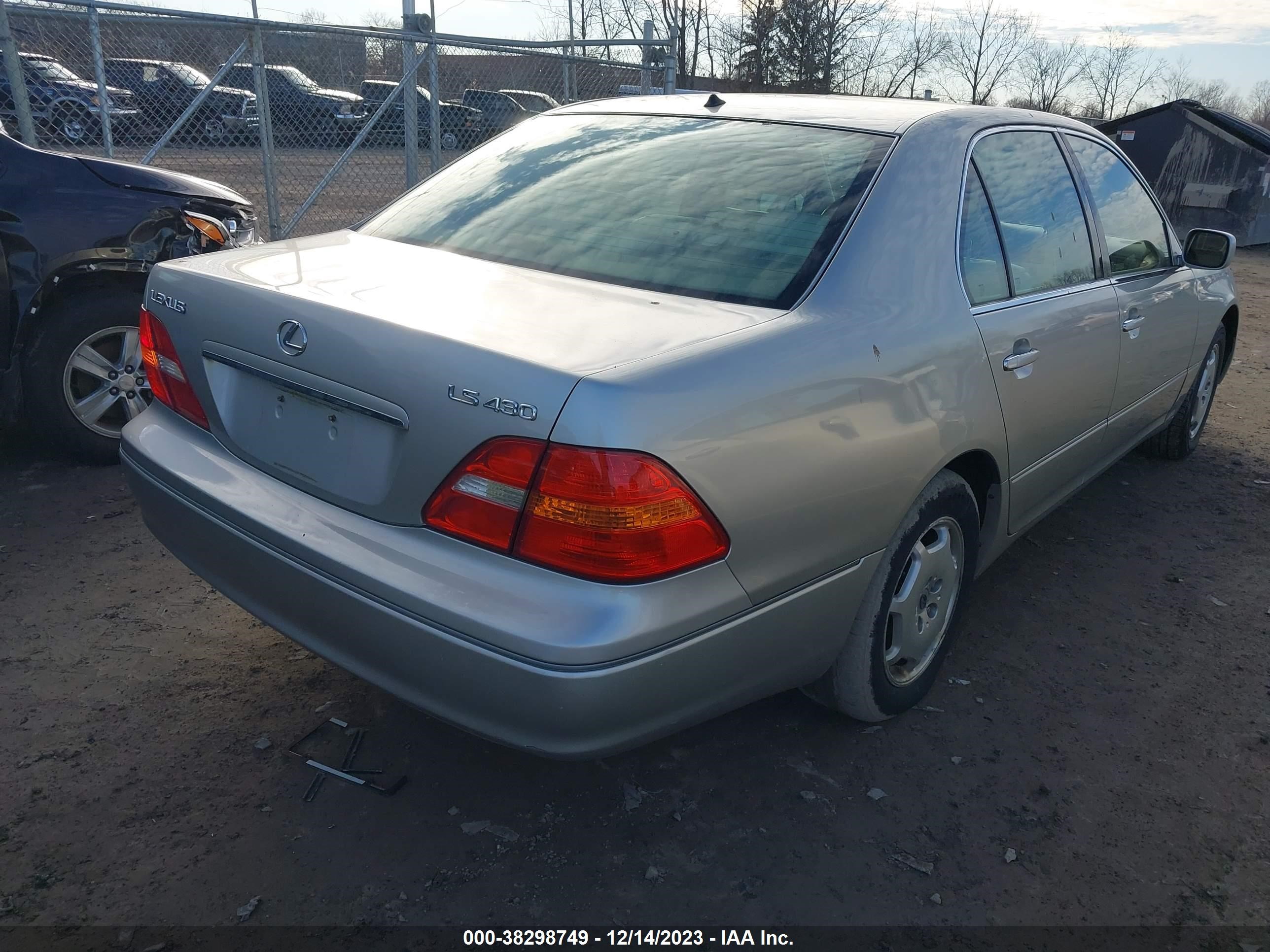 Photo 3 VIN: JTHBN30FX10009482 - LEXUS LS 