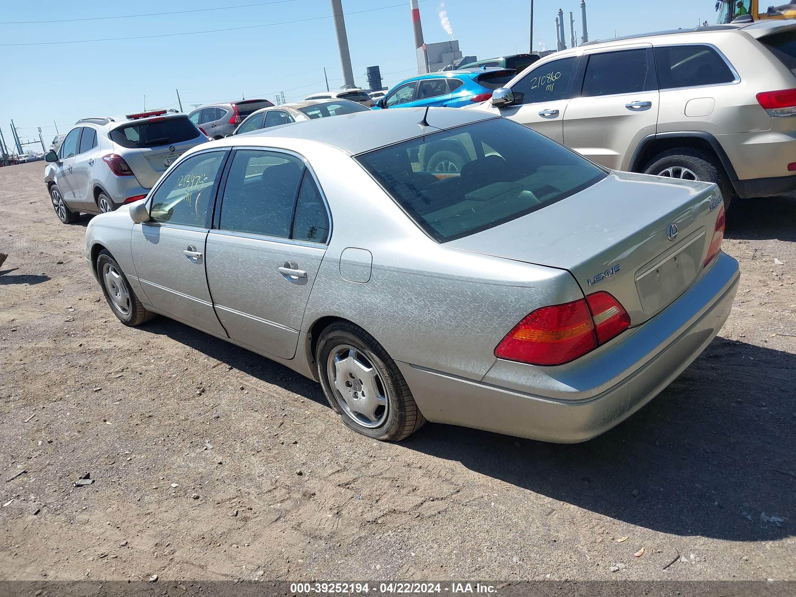 Photo 2 VIN: JTHBN30FX20077556 - LEXUS LS 