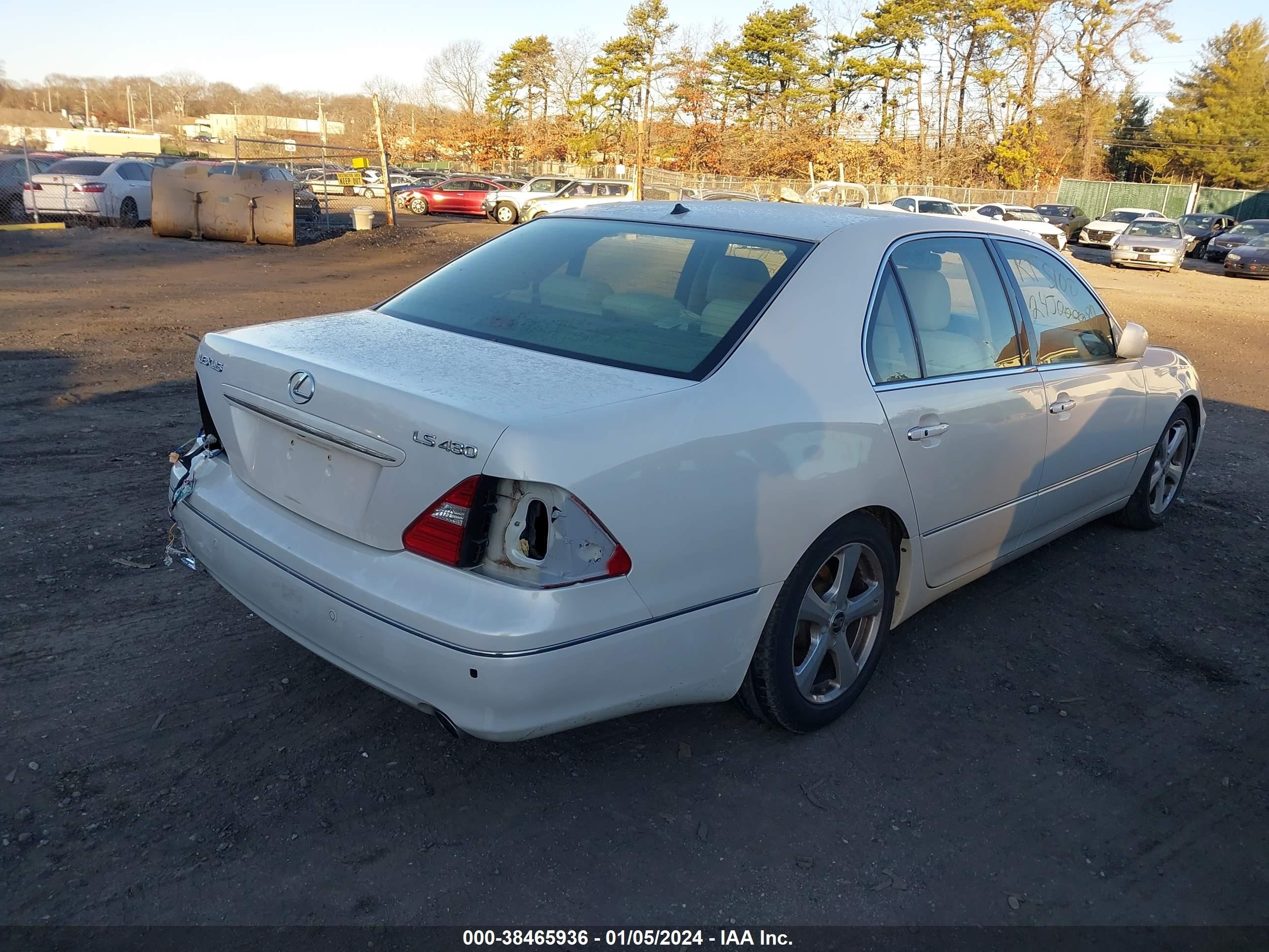 Photo 3 VIN: JTHBN36F040152534 - LEXUS LS 