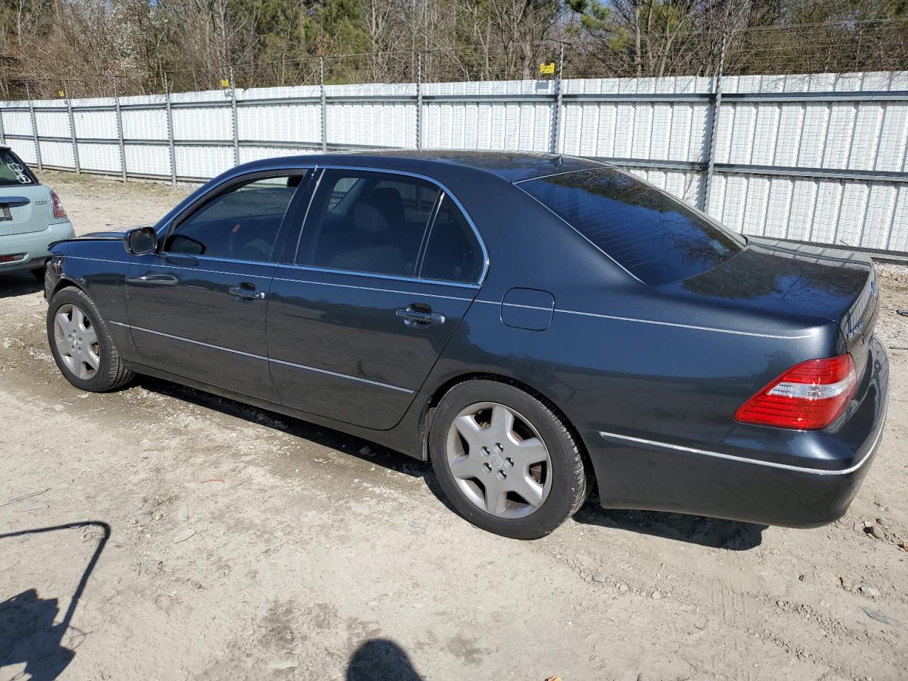 Photo 1 VIN: JTHBN36F040165297 - LEXUS LS 