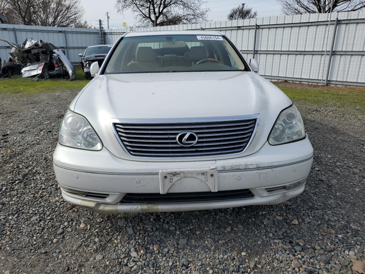 Photo 4 VIN: JTHBN36F050176463 - LEXUS LS 