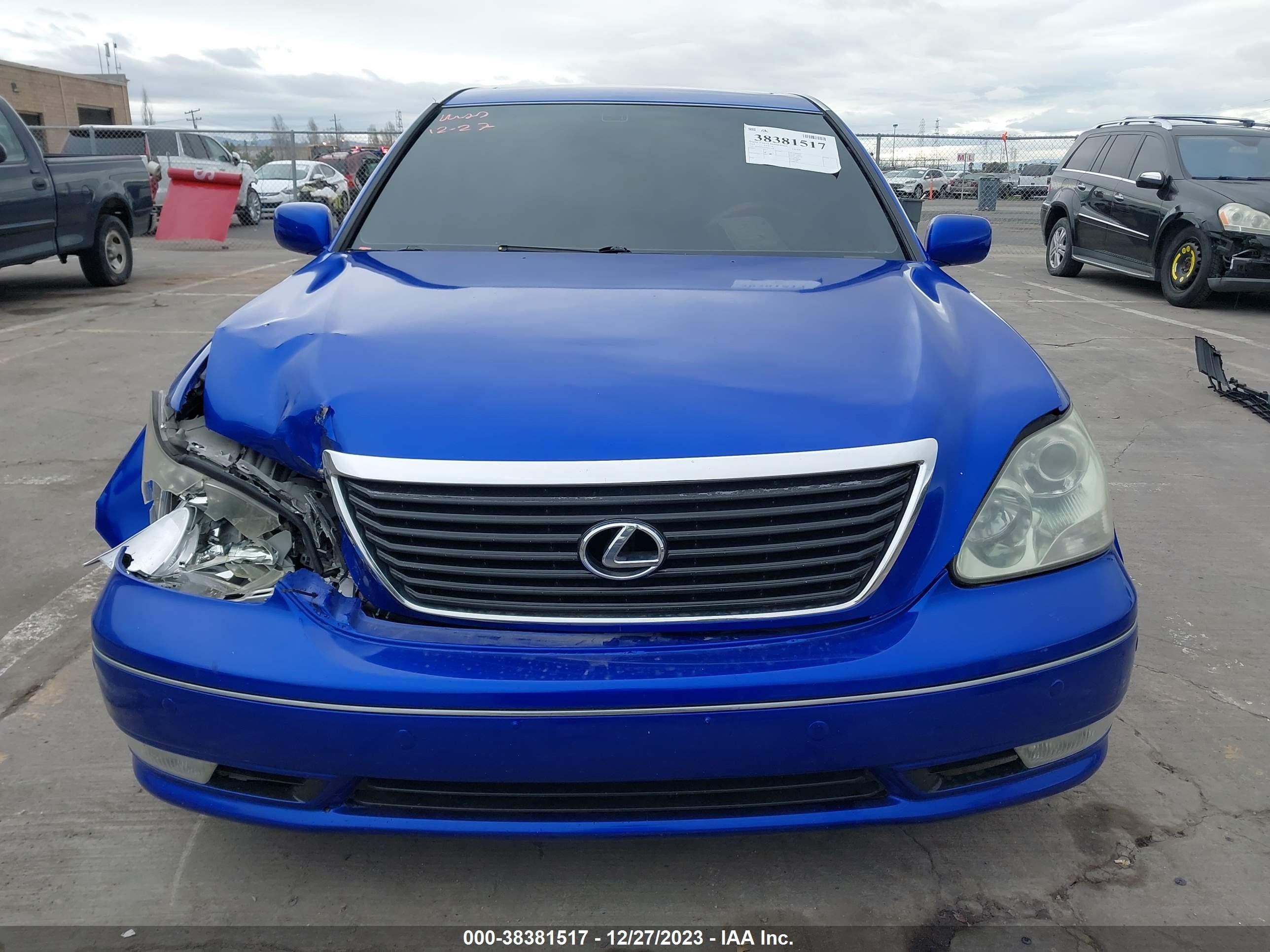 Photo 11 VIN: JTHBN36F055004288 - LEXUS LS 