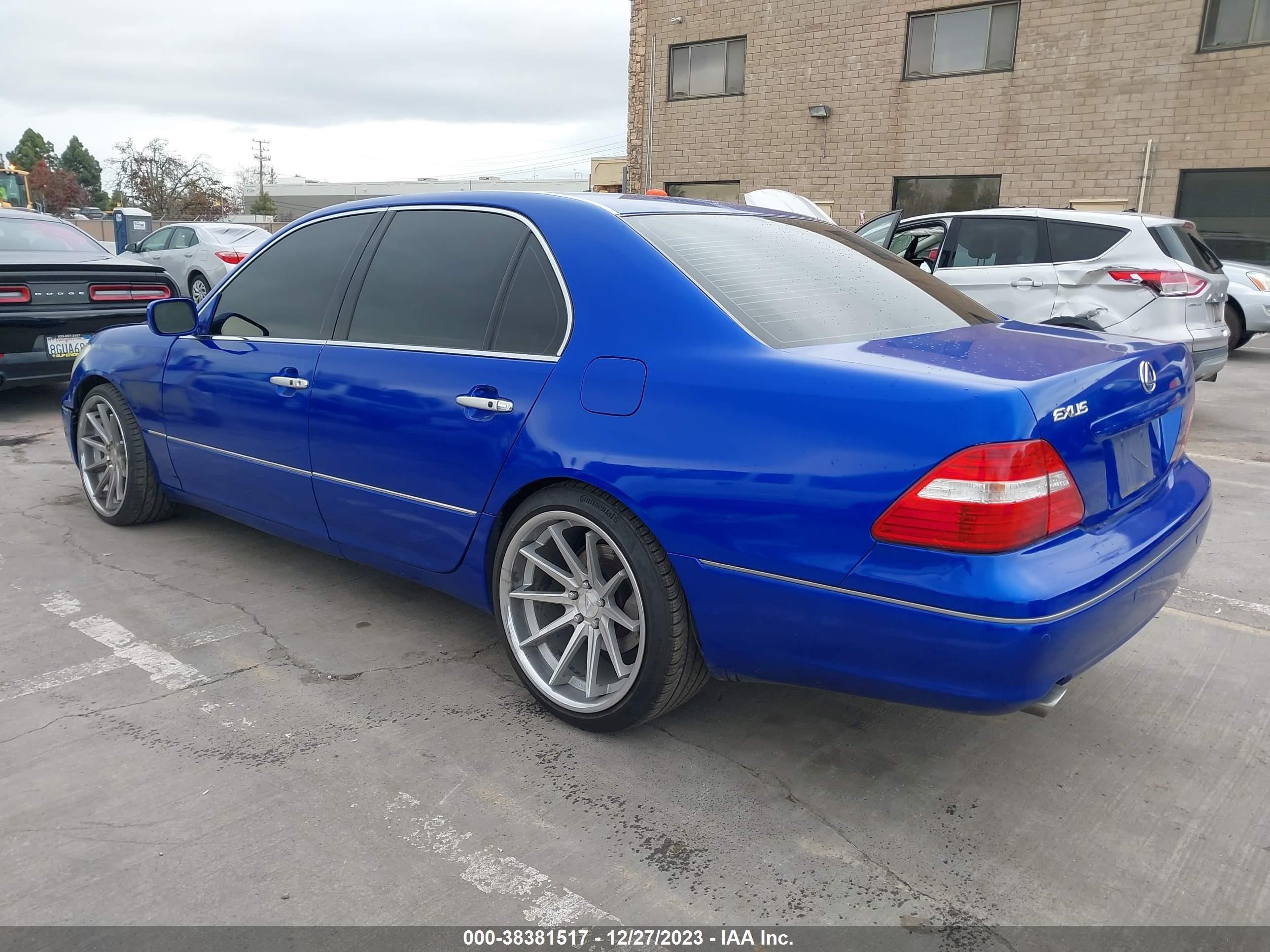 Photo 2 VIN: JTHBN36F055004288 - LEXUS LS 