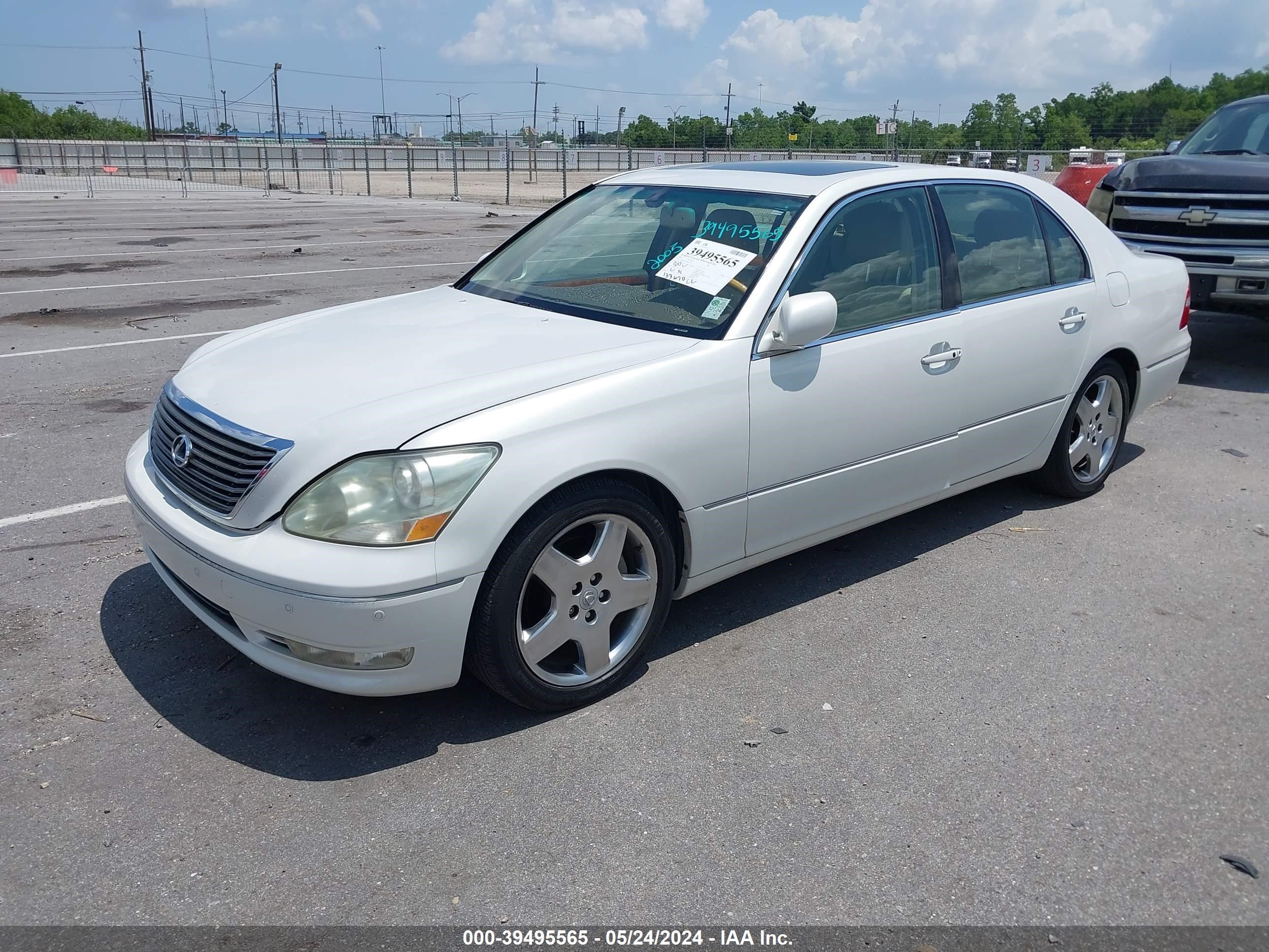 Photo 1 VIN: JTHBN36F055026324 - LEXUS LS 