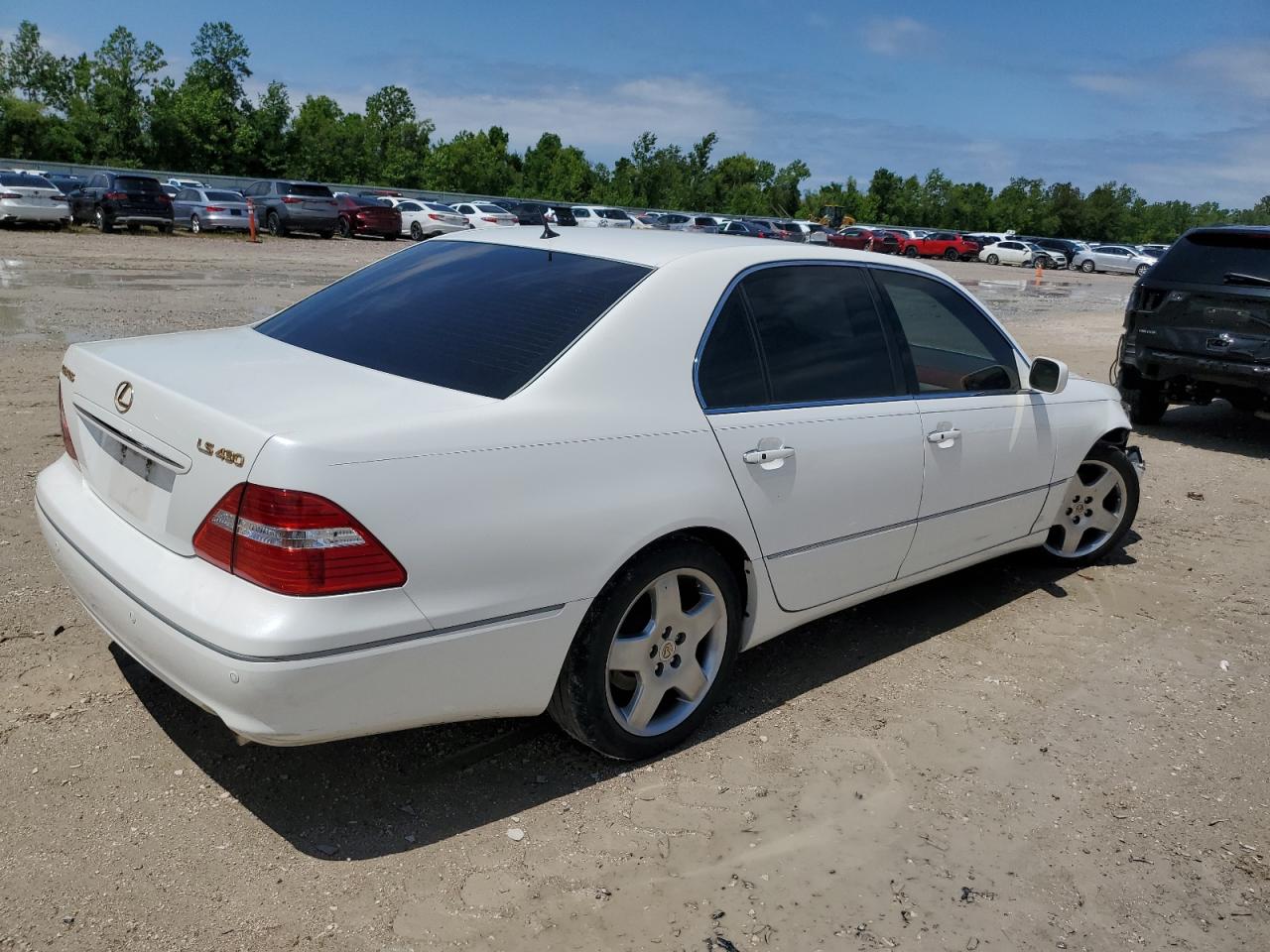 Photo 2 VIN: JTHBN36F155022640 - LEXUS LS 