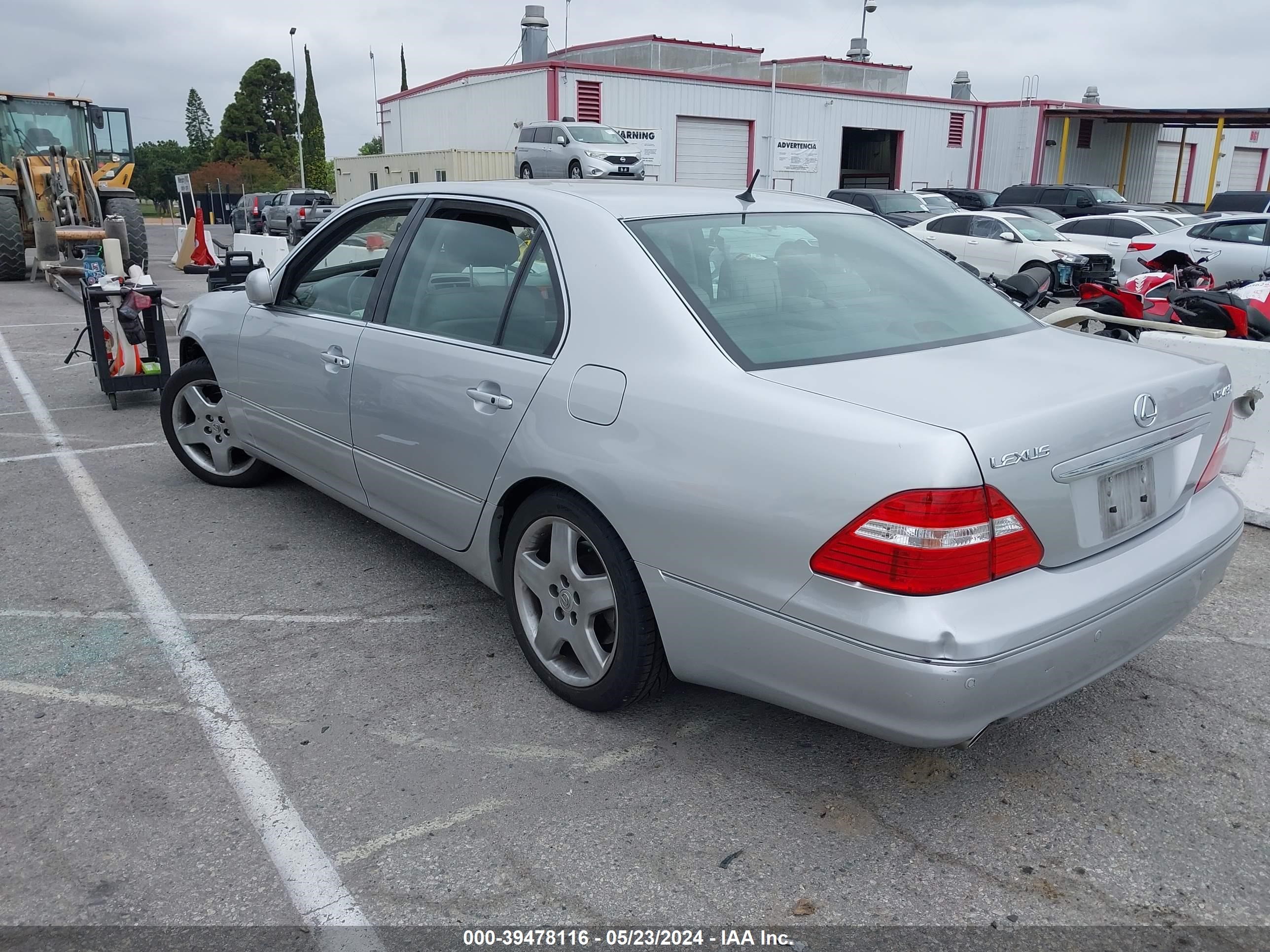 Photo 2 VIN: JTHBN36F165032540 - LEXUS LS 