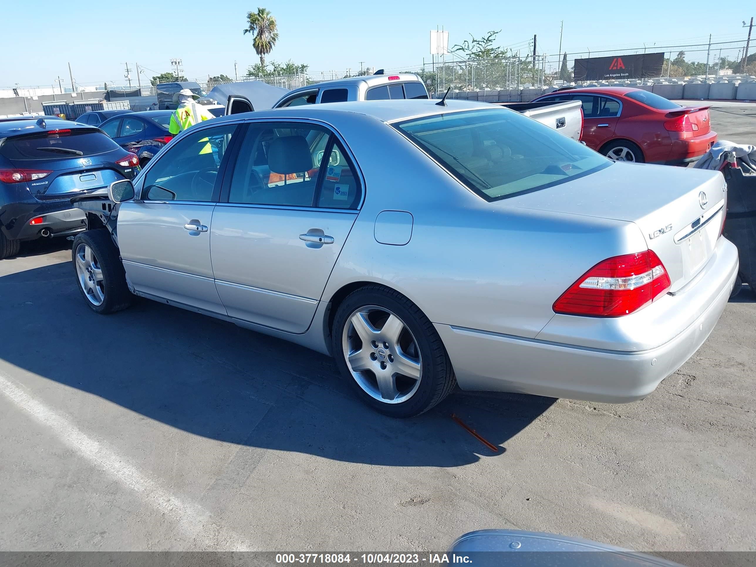 Photo 2 VIN: JTHBN36F255000064 - LEXUS LS 