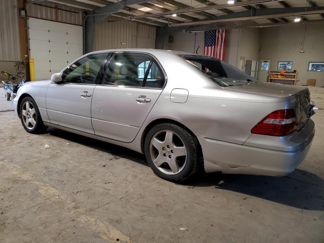 Photo 1 VIN: JTHBN36F265031400 - LEXUS LS 