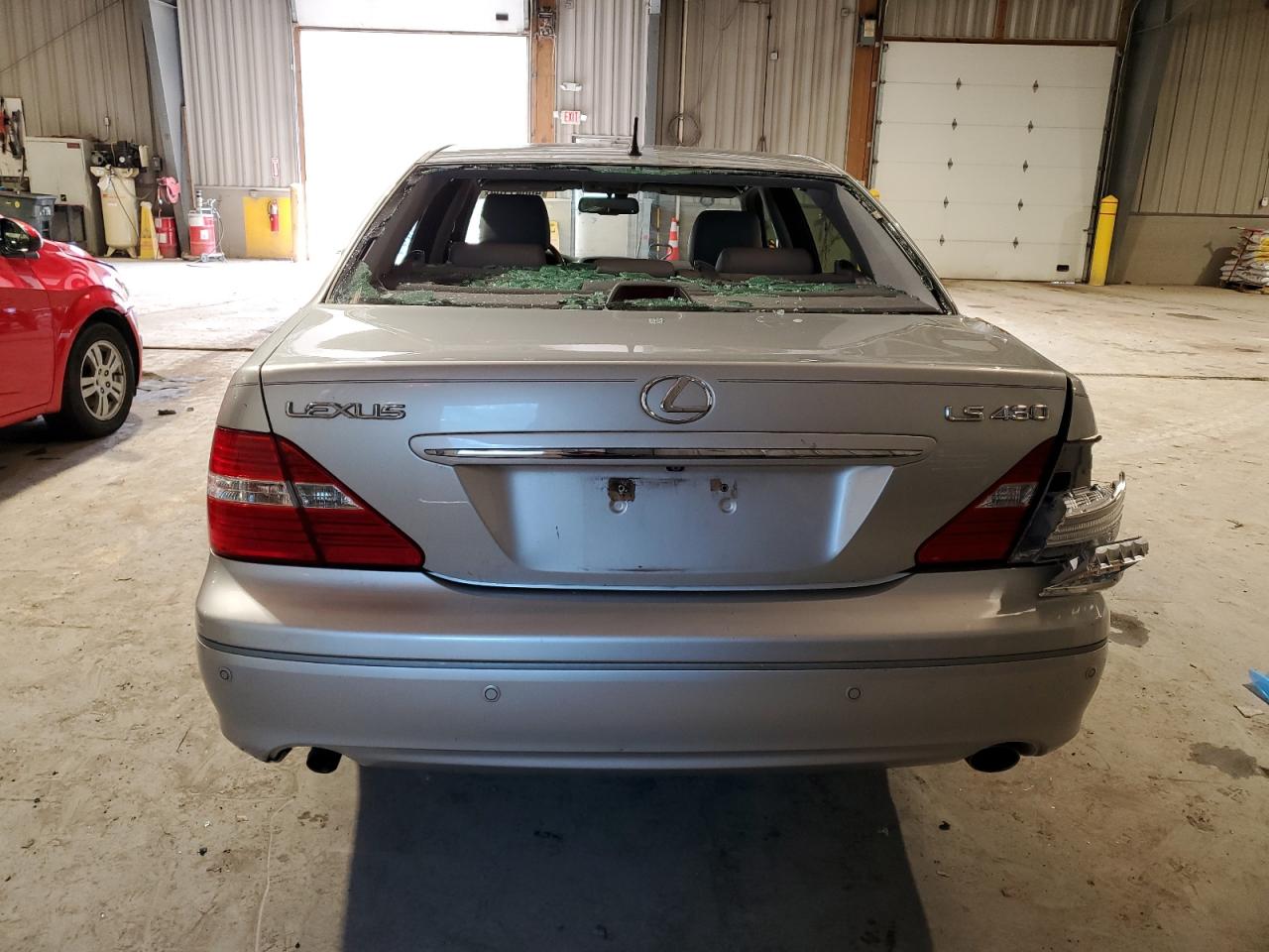 Photo 5 VIN: JTHBN36F265031400 - LEXUS LS 