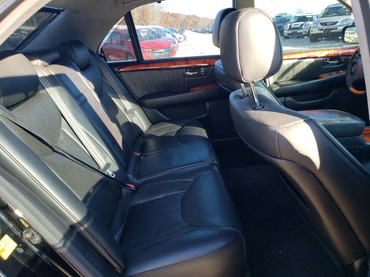 Photo 9 VIN: JTHBN36F265043529 - LEXUS LS 