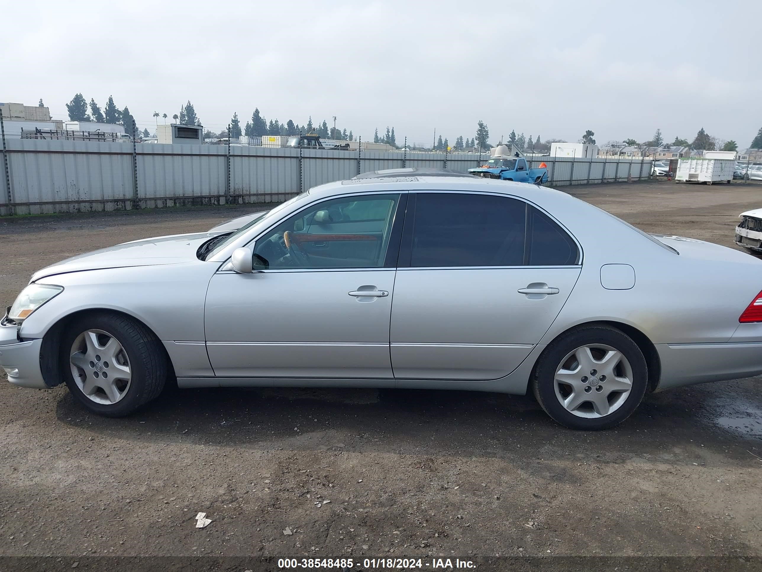 Photo 13 VIN: JTHBN36F340130639 - LEXUS LS 