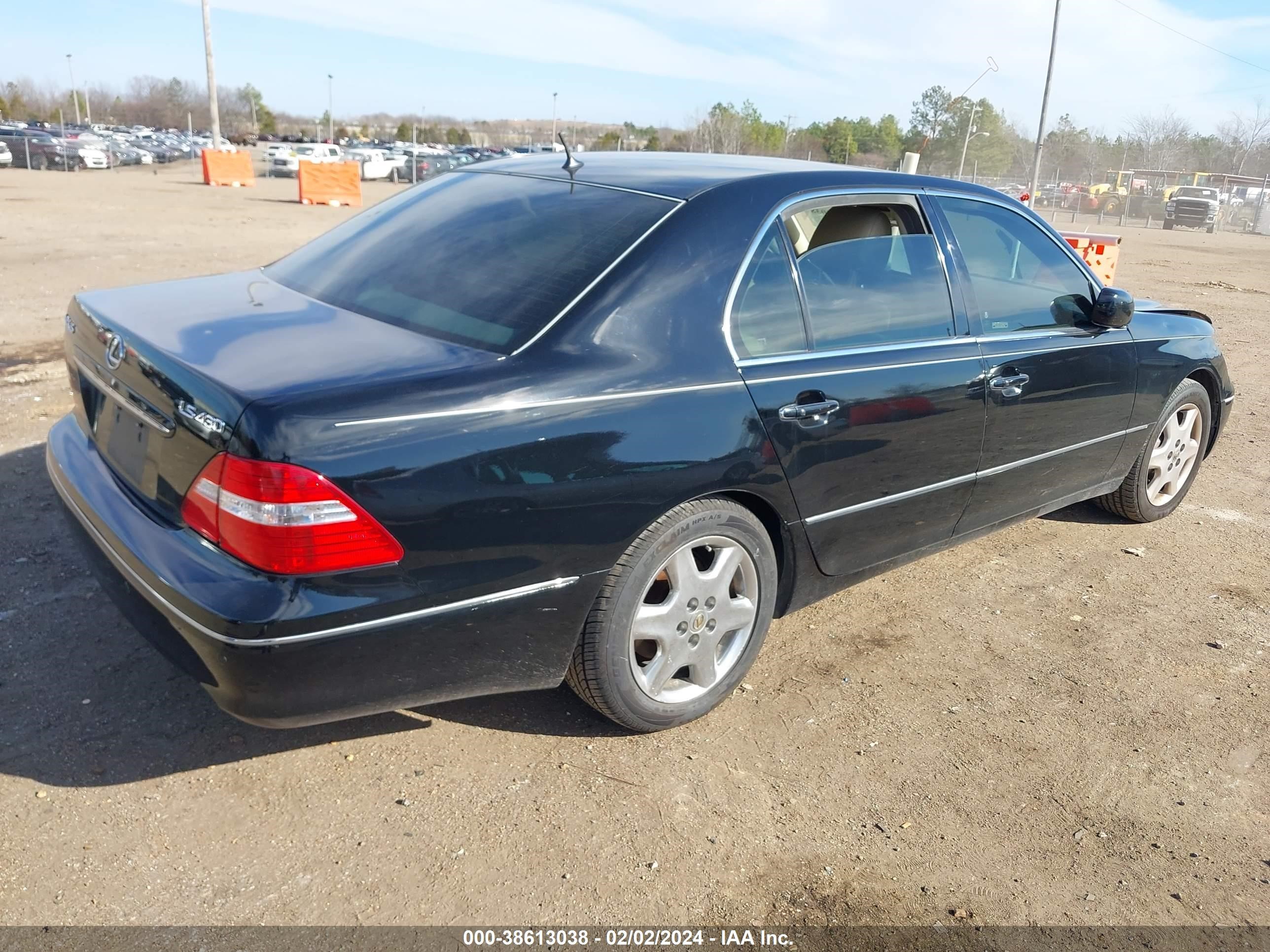 Photo 3 VIN: JTHBN36F340171692 - LEXUS LS 