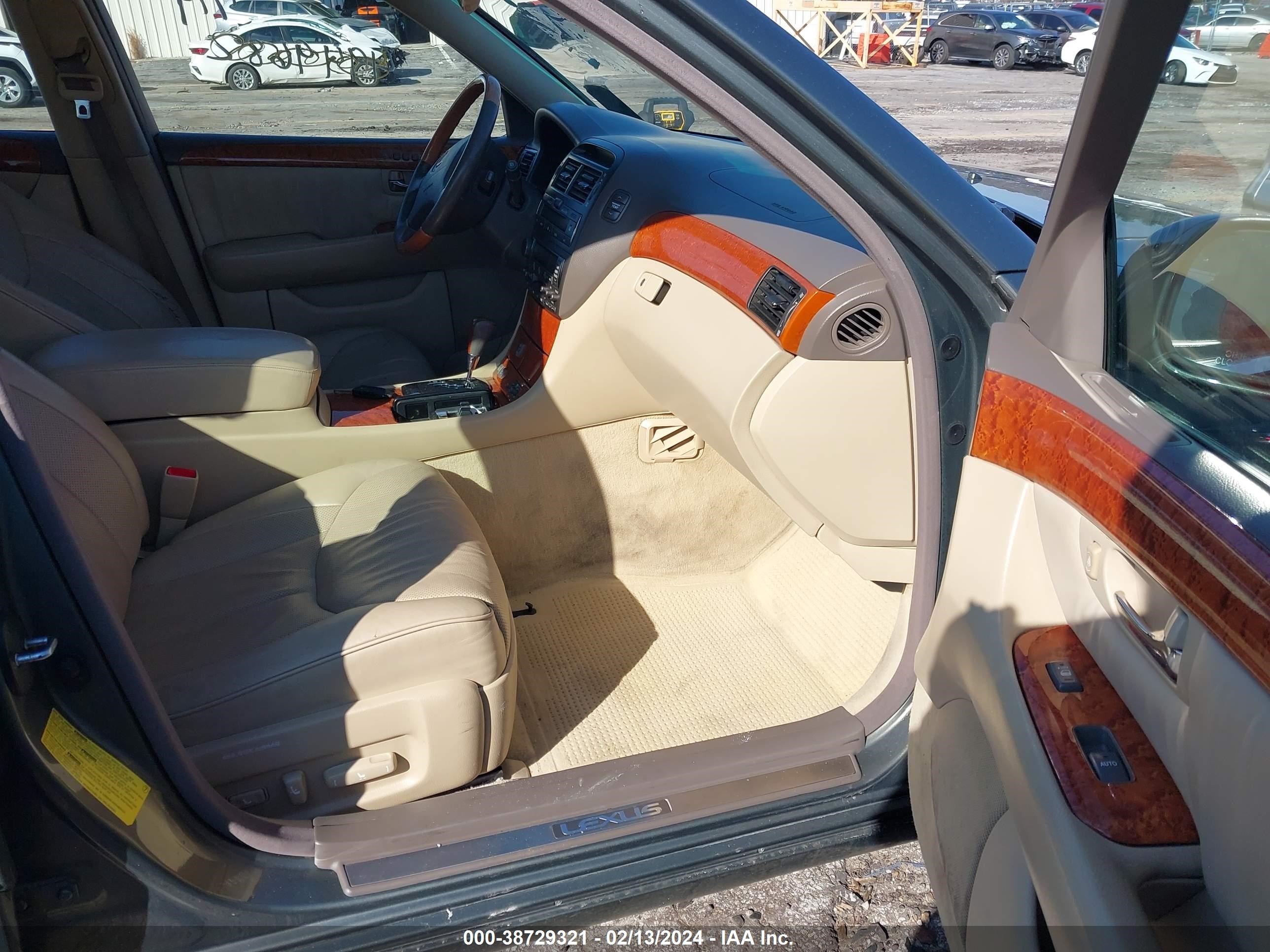 Photo 4 VIN: JTHBN36F365046701 - LEXUS LS 