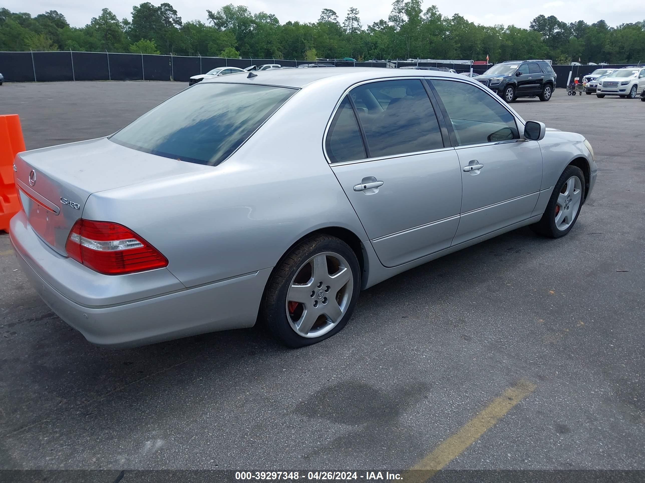 Photo 3 VIN: JTHBN36F455000115 - LEXUS LS 