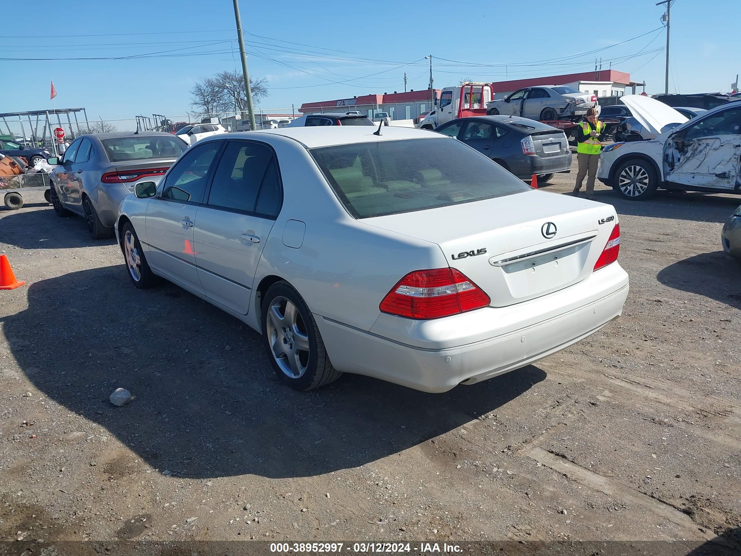 Photo 2 VIN: JTHBN36F550181755 - LEXUS LS 