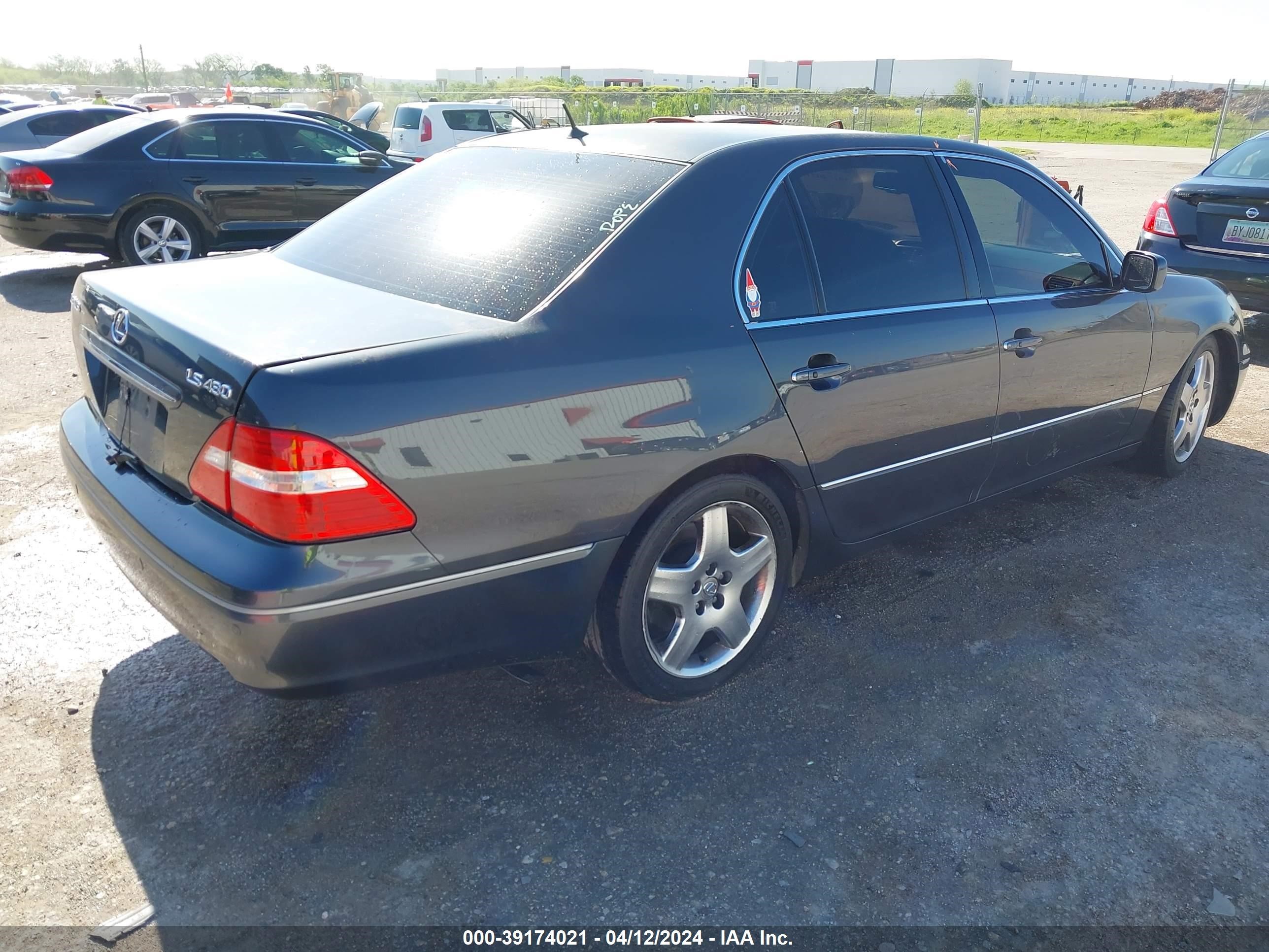 Photo 3 VIN: JTHBN36F555023435 - LEXUS LS 