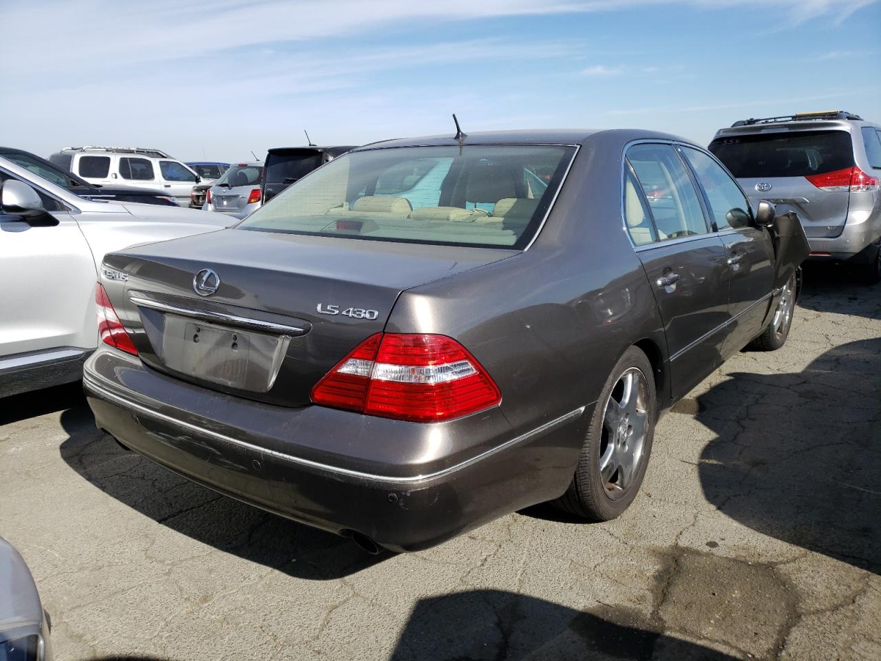 Photo 2 VIN: JTHBN36F565037854 - LEXUS LS 