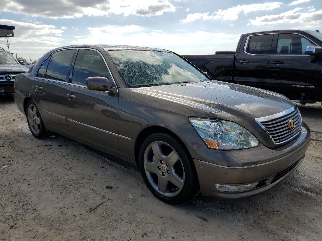 Photo 3 VIN: JTHBN36F565046683 - LEXUS LS 