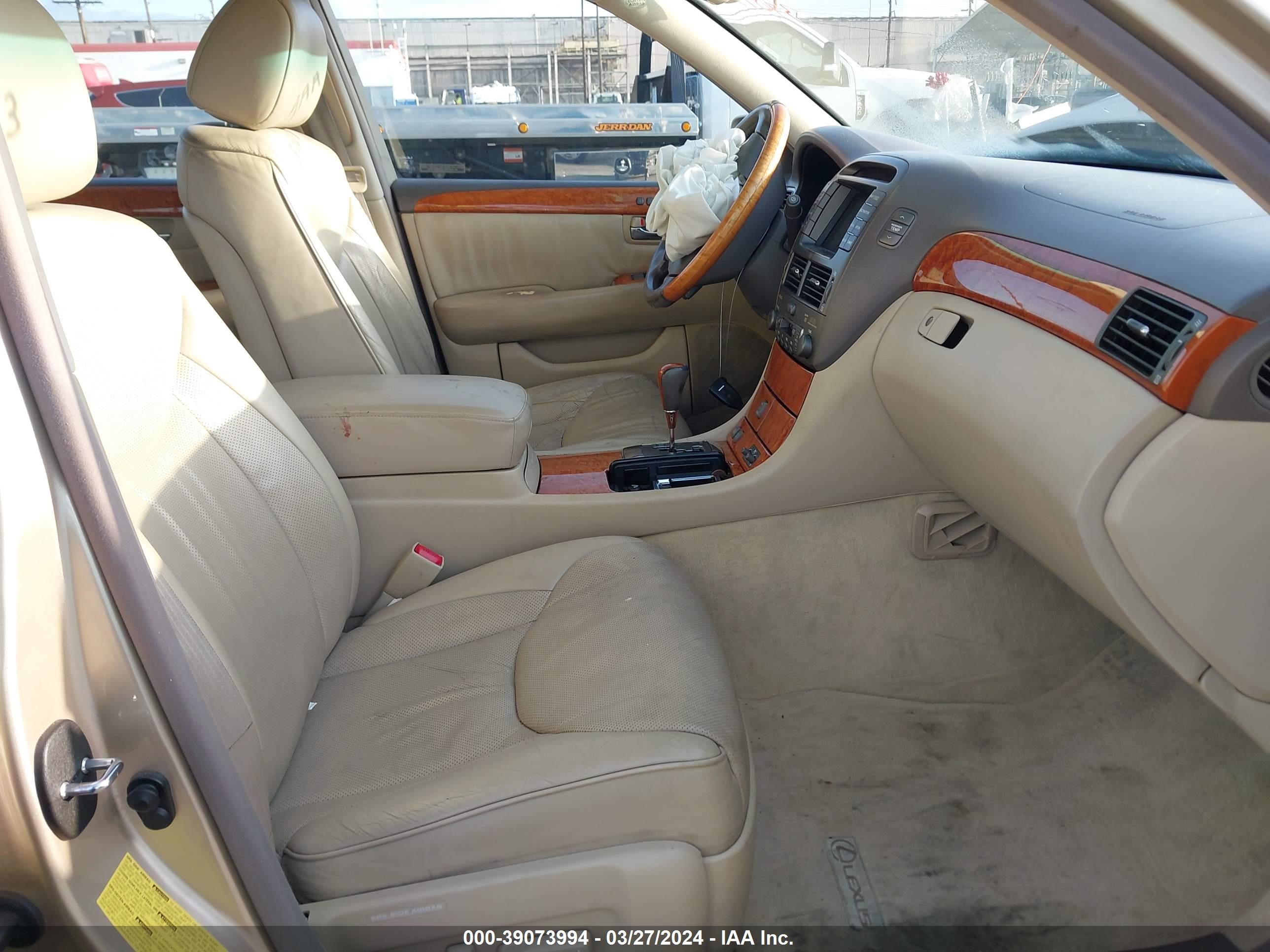 Photo 4 VIN: JTHBN36F740152157 - LEXUS LS 