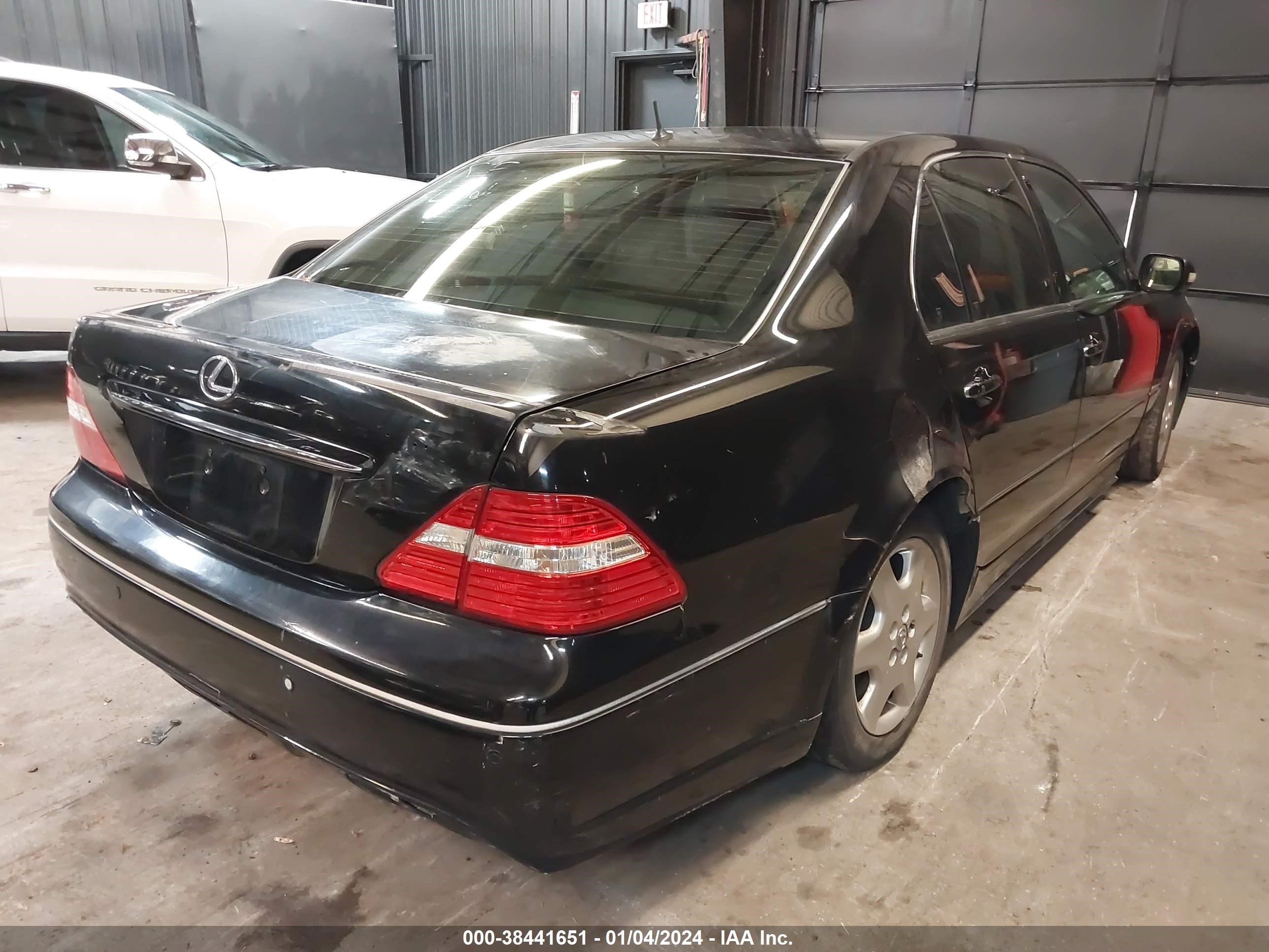 Photo 3 VIN: JTHBN36F740167418 - LEXUS LS 