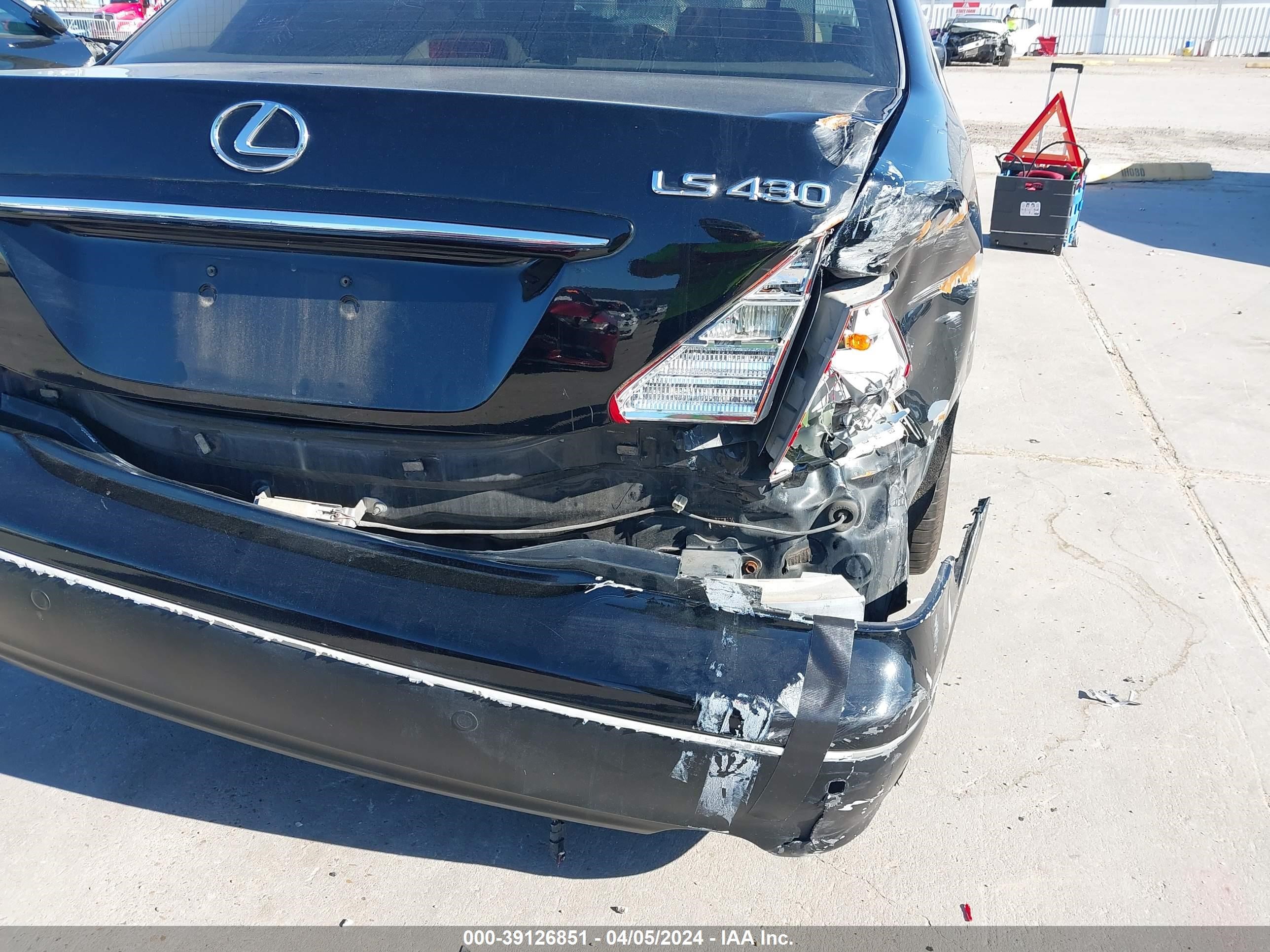 Photo 16 VIN: JTHBN36F750175827 - LEXUS LS 