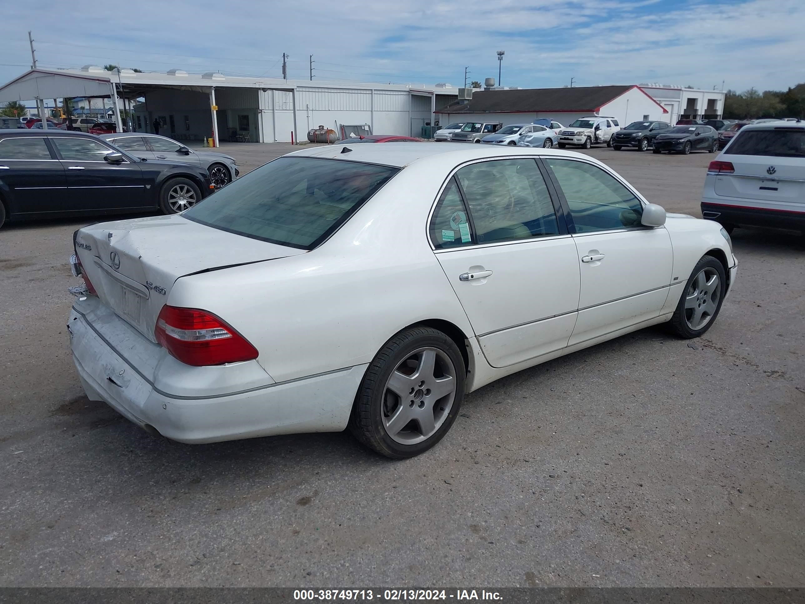 Photo 3 VIN: JTHBN36F750179859 - LEXUS LS 