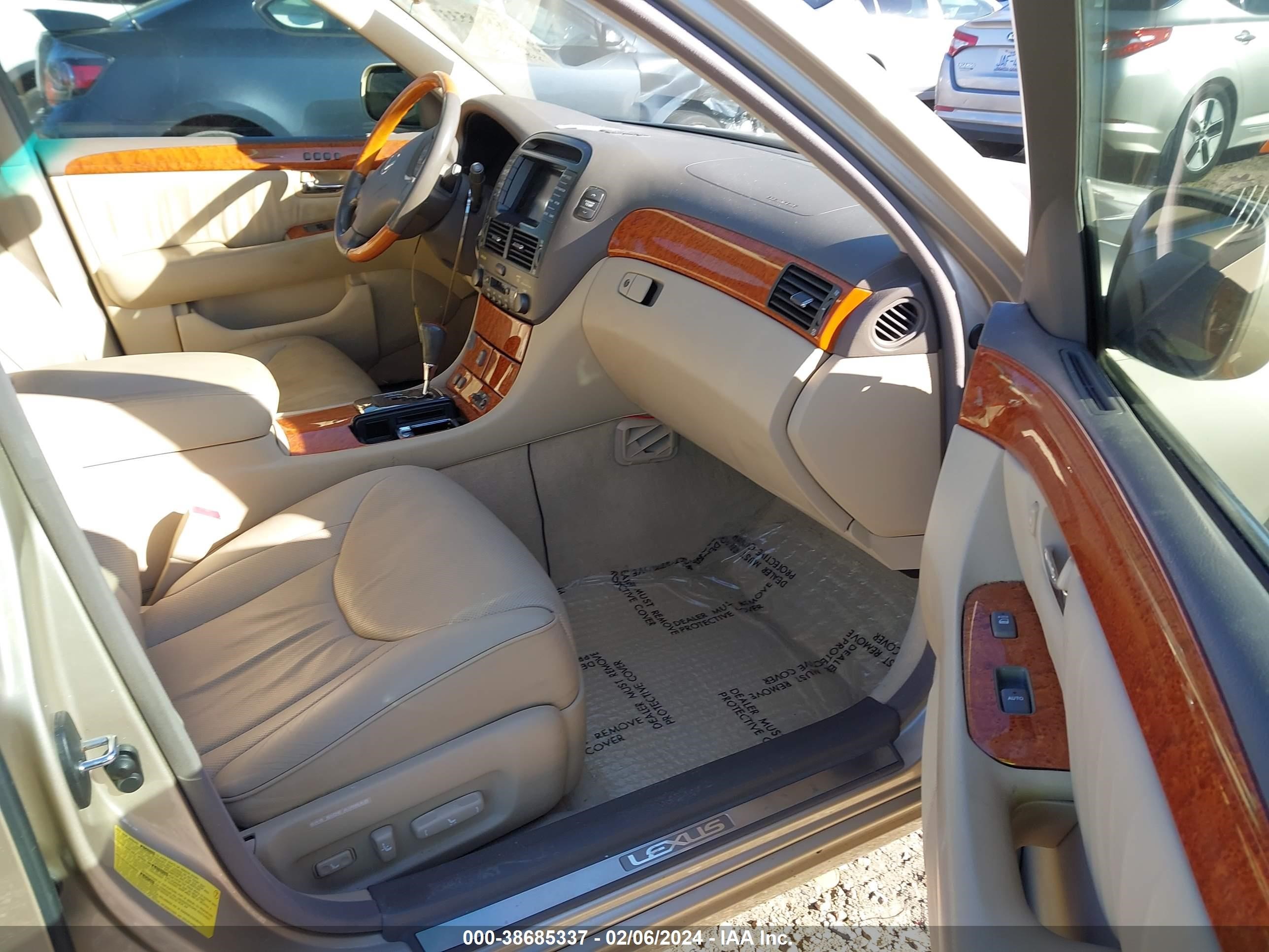 Photo 4 VIN: JTHBN36F865038853 - LEXUS LS 