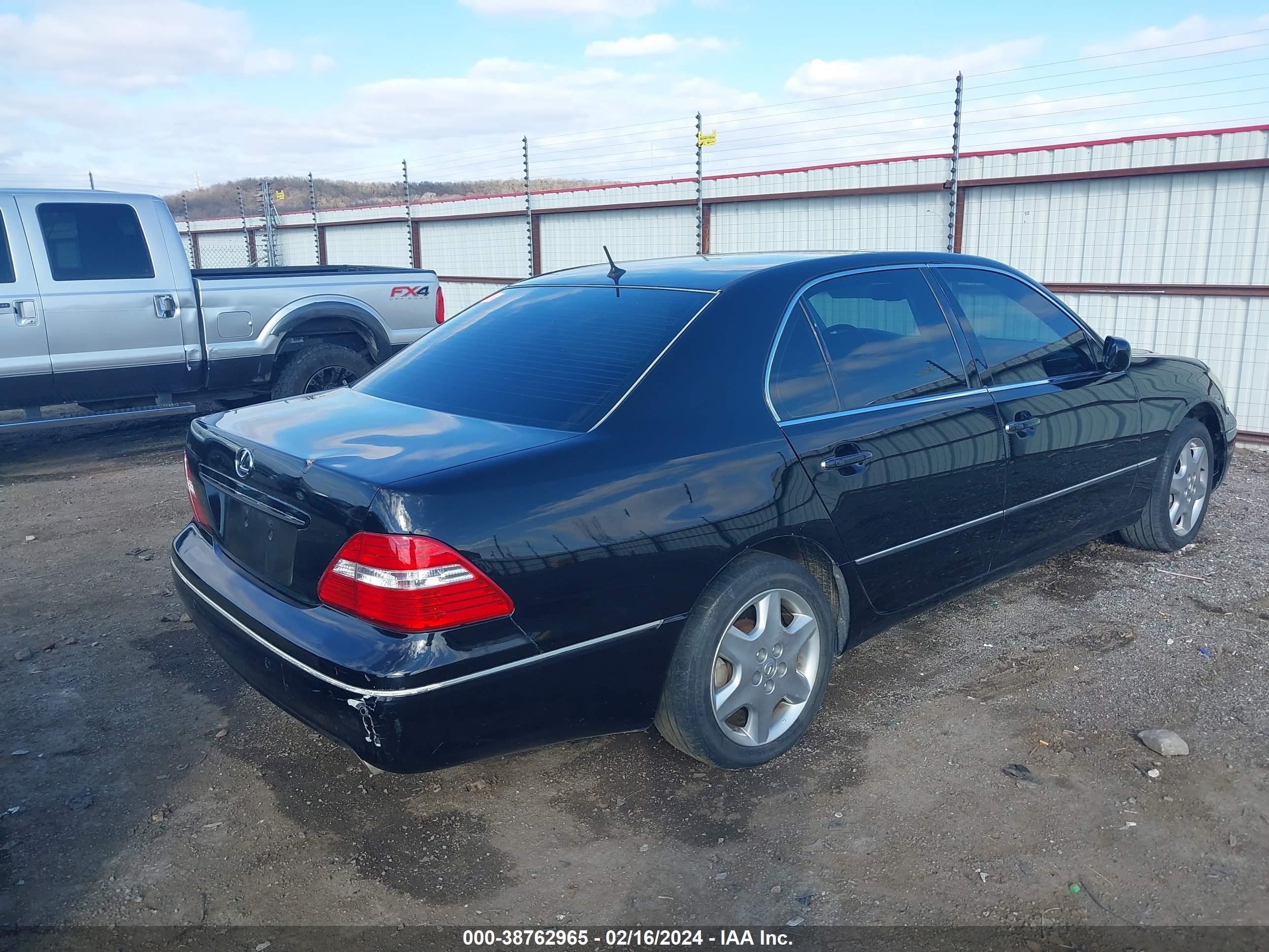 Photo 3 VIN: JTHBN36F940153309 - LEXUS LS 