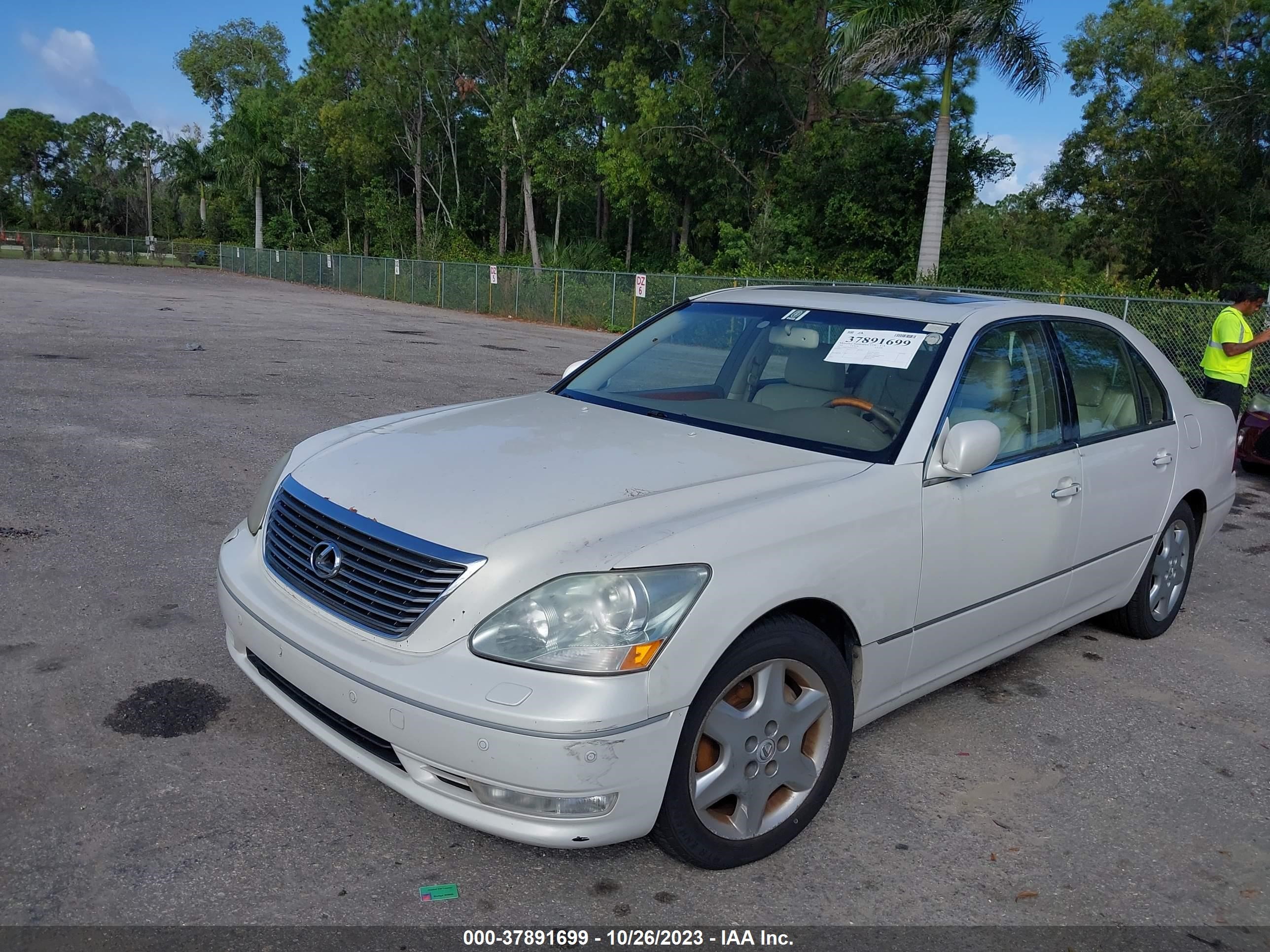 Photo 1 VIN: JTHBN36F940159482 - LEXUS LS 