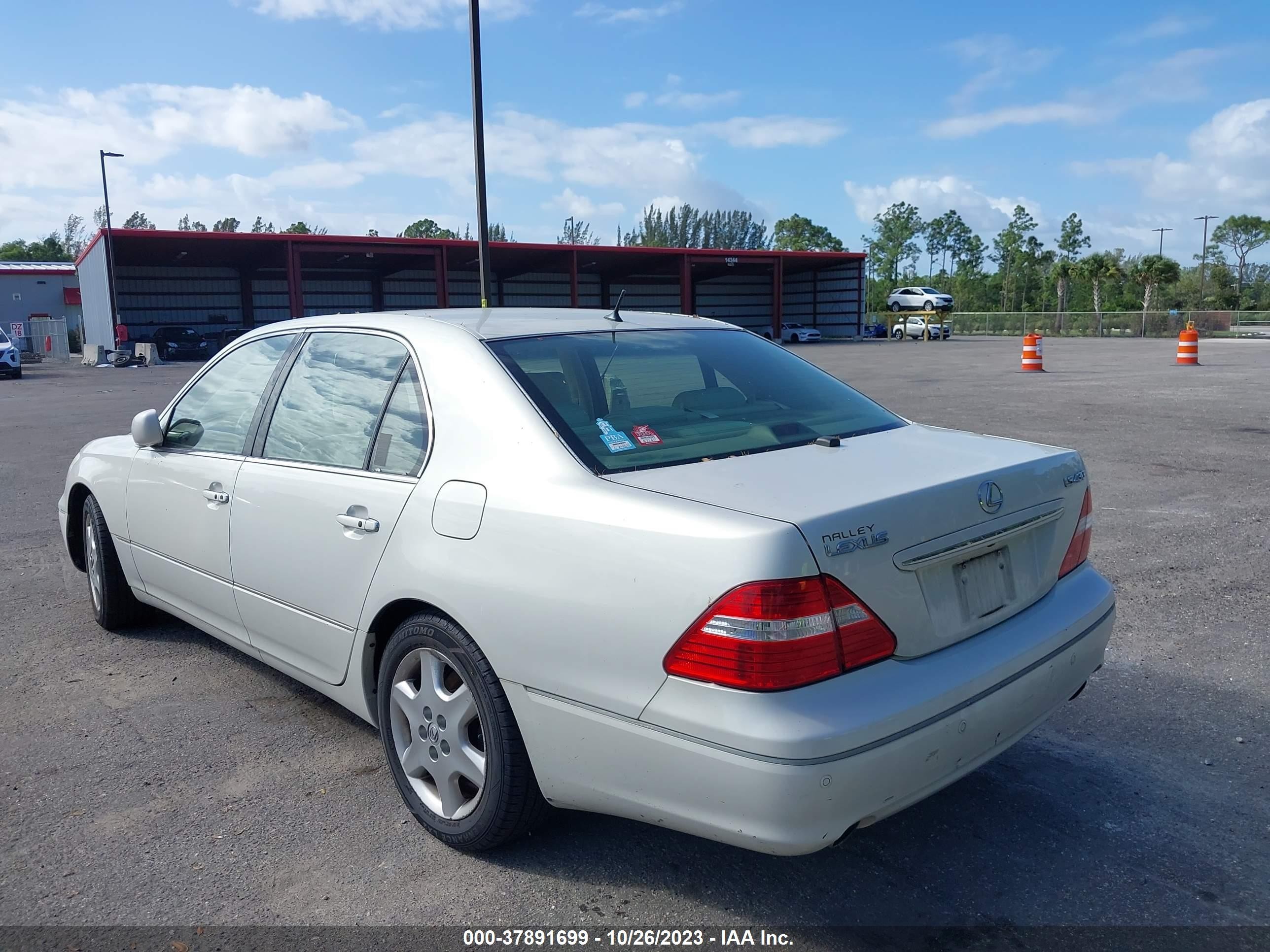 Photo 2 VIN: JTHBN36F940159482 - LEXUS LS 