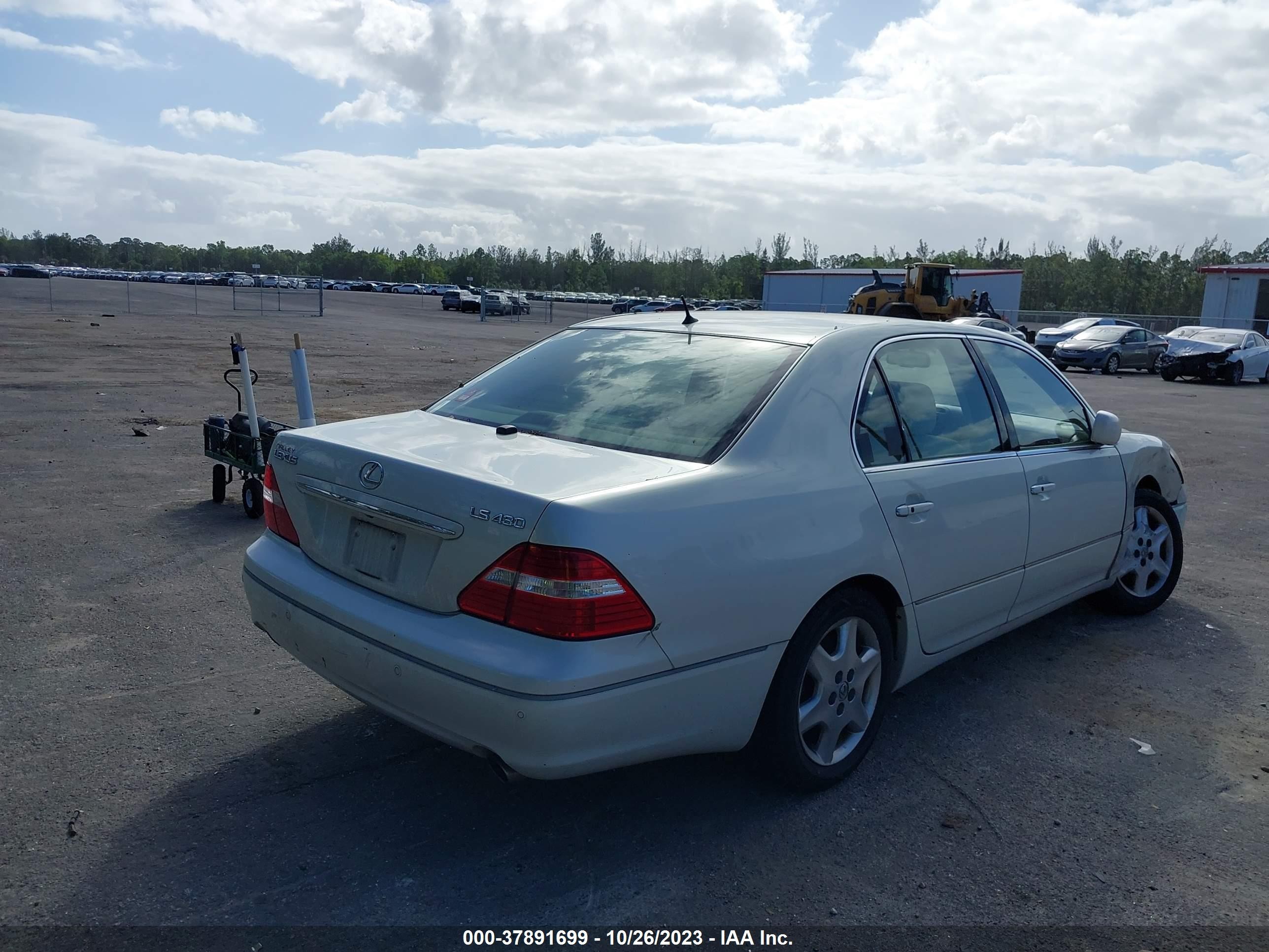 Photo 3 VIN: JTHBN36F940159482 - LEXUS LS 