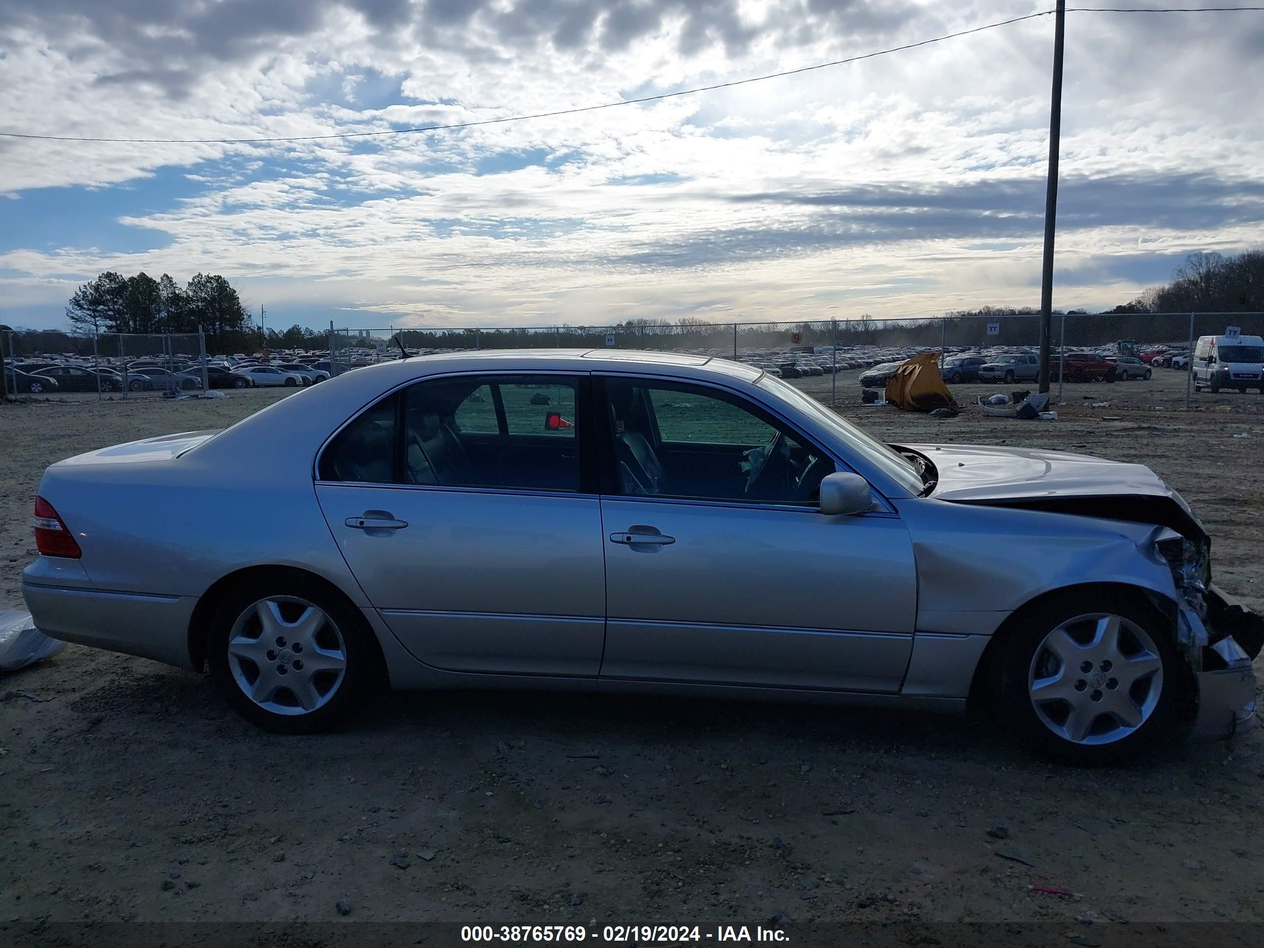 Photo 12 VIN: JTHBN36F950181449 - LEXUS LS 