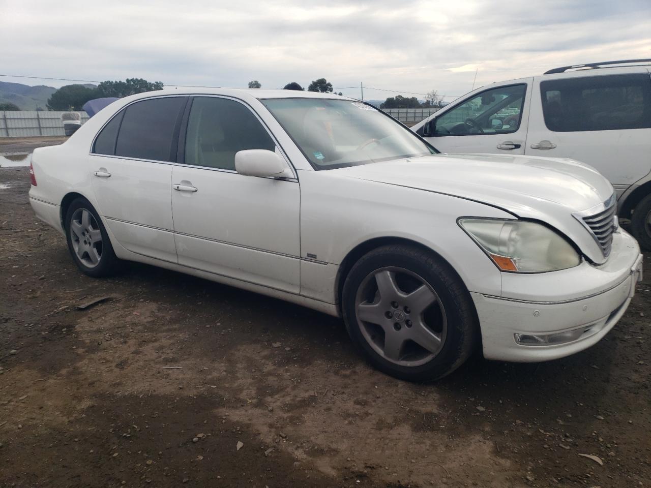 Photo 3 VIN: JTHBN36FX40145218 - LEXUS LS 