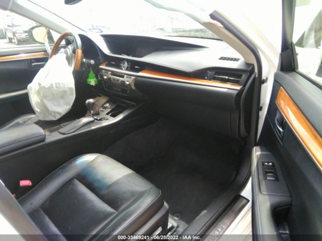 Photo 4 VIN: JTHBW1GG0F2093498 - LEXUS ES 300H 