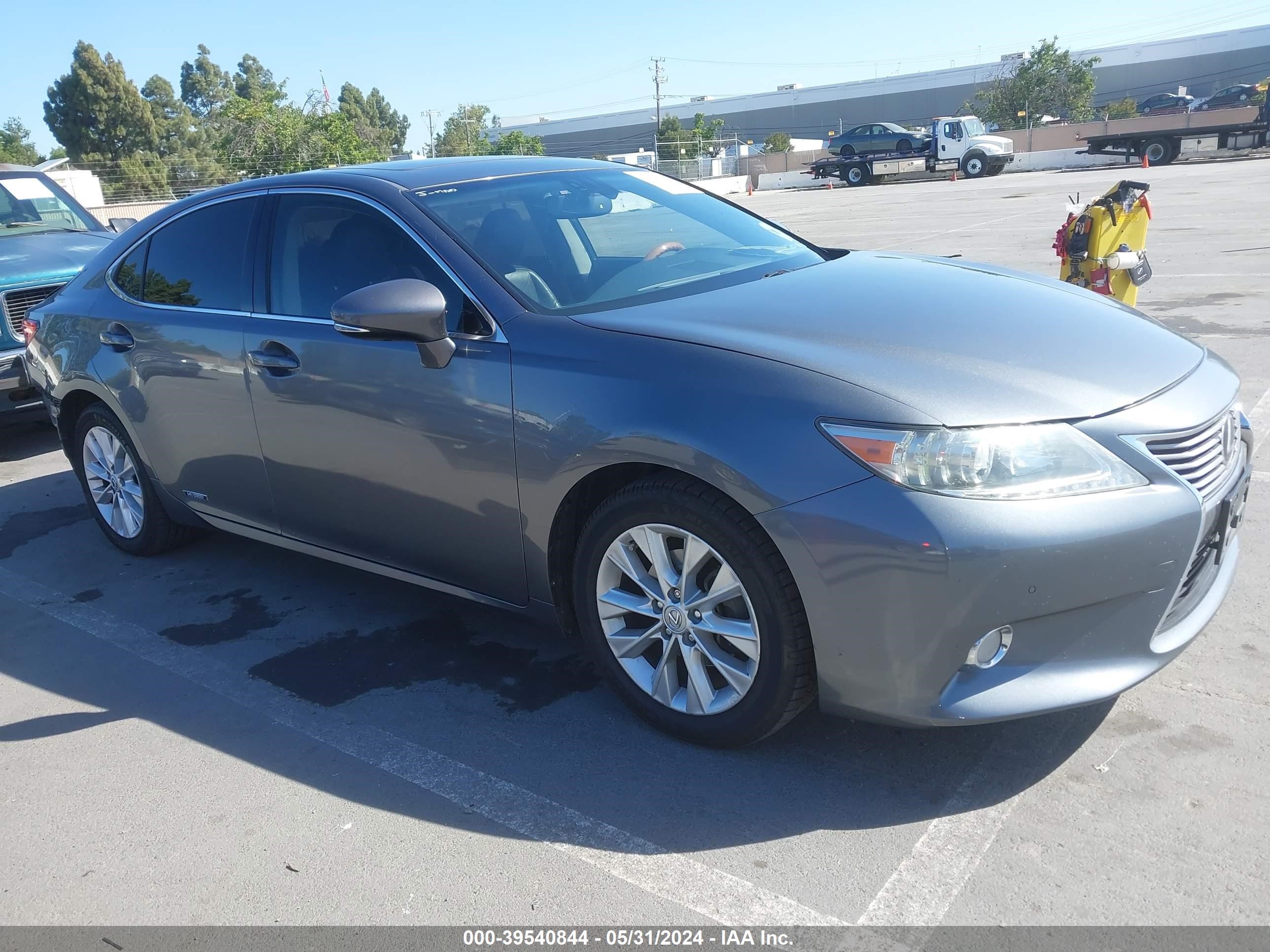 Photo 0 VIN: JTHBW1GG1D2018029 - LEXUS ES 