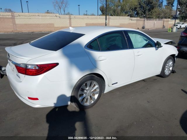 Photo 3 VIN: JTHBW1GG1D2023005 - LEXUS ES 300H 