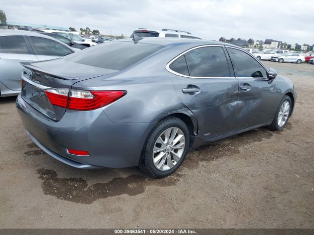 Photo 3 VIN: JTHBW1GG1D2036420 - LEXUS ES 300H 