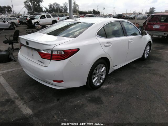 Photo 3 VIN: JTHBW1GG1E2049041 - LEXUS ES 300H 